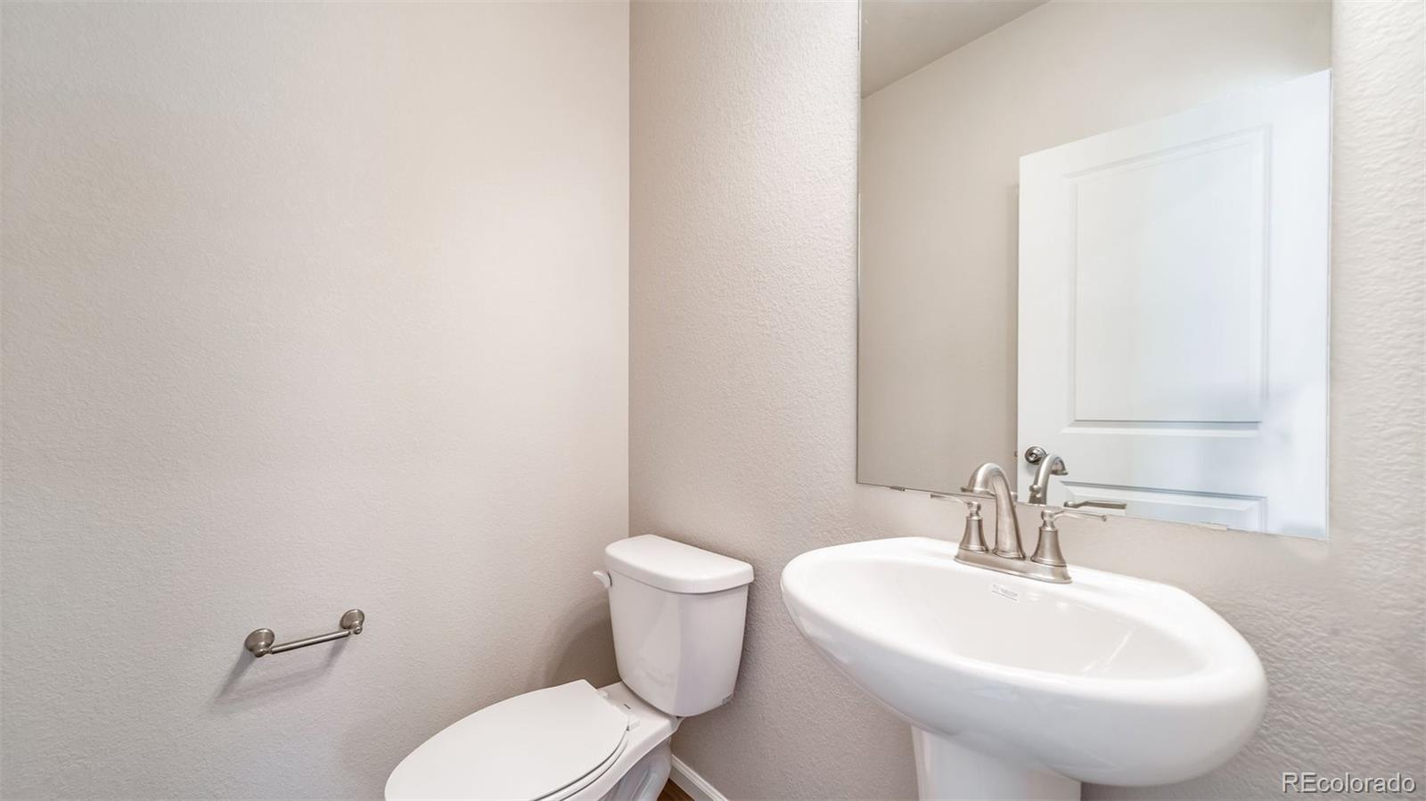 MLS Image #12 for 10152  salem court,commerce city, Colorado