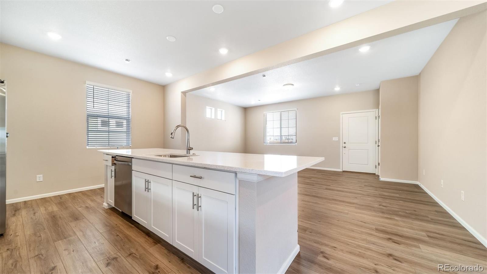 MLS Image #5 for 10152  salem court,commerce city, Colorado