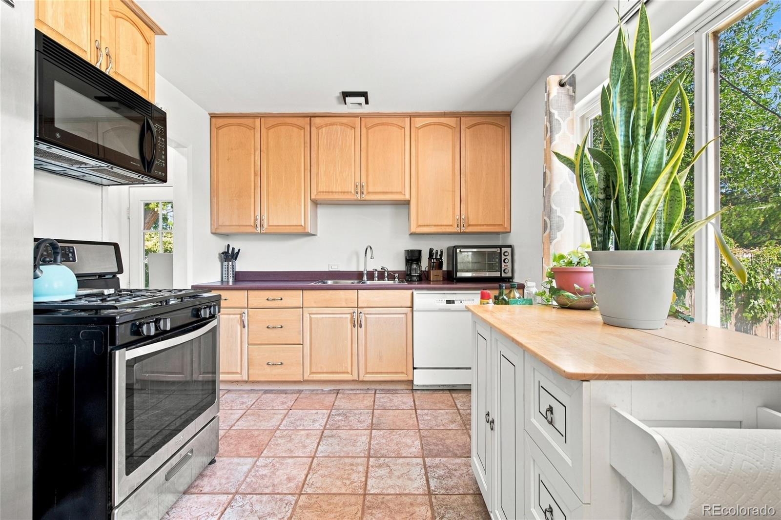 MLS Image #8 for 1640 s julian way,denver, Colorado