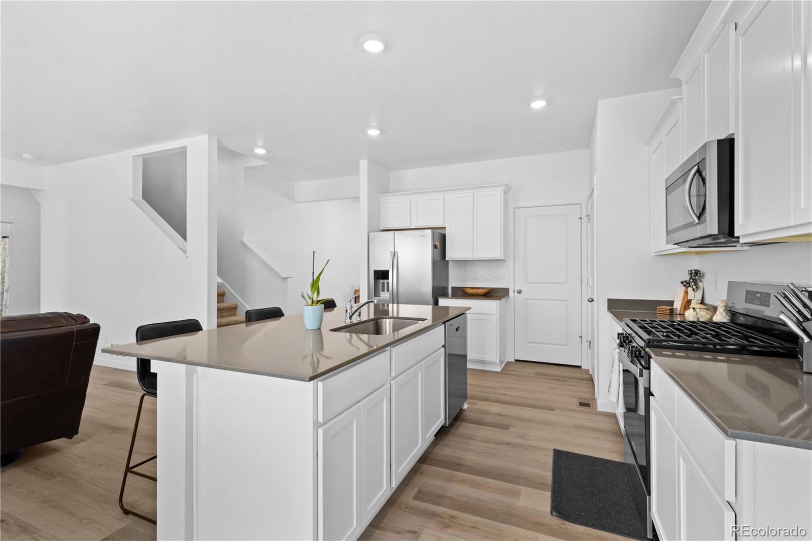 MLS Image #10 for 840 n clubview street,watkins, Colorado