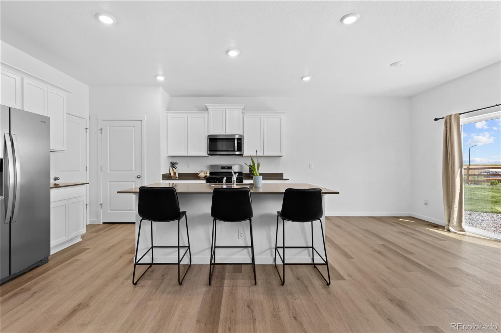 MLS Image #11 for 840 n clubview street,watkins, Colorado