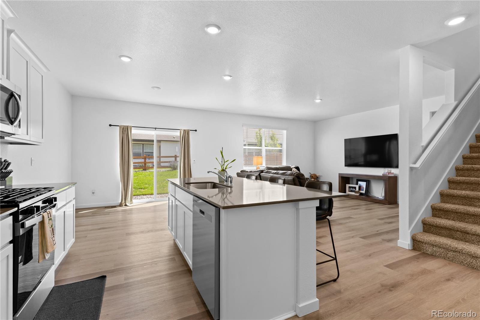 MLS Image #13 for 840 n clubview street,watkins, Colorado