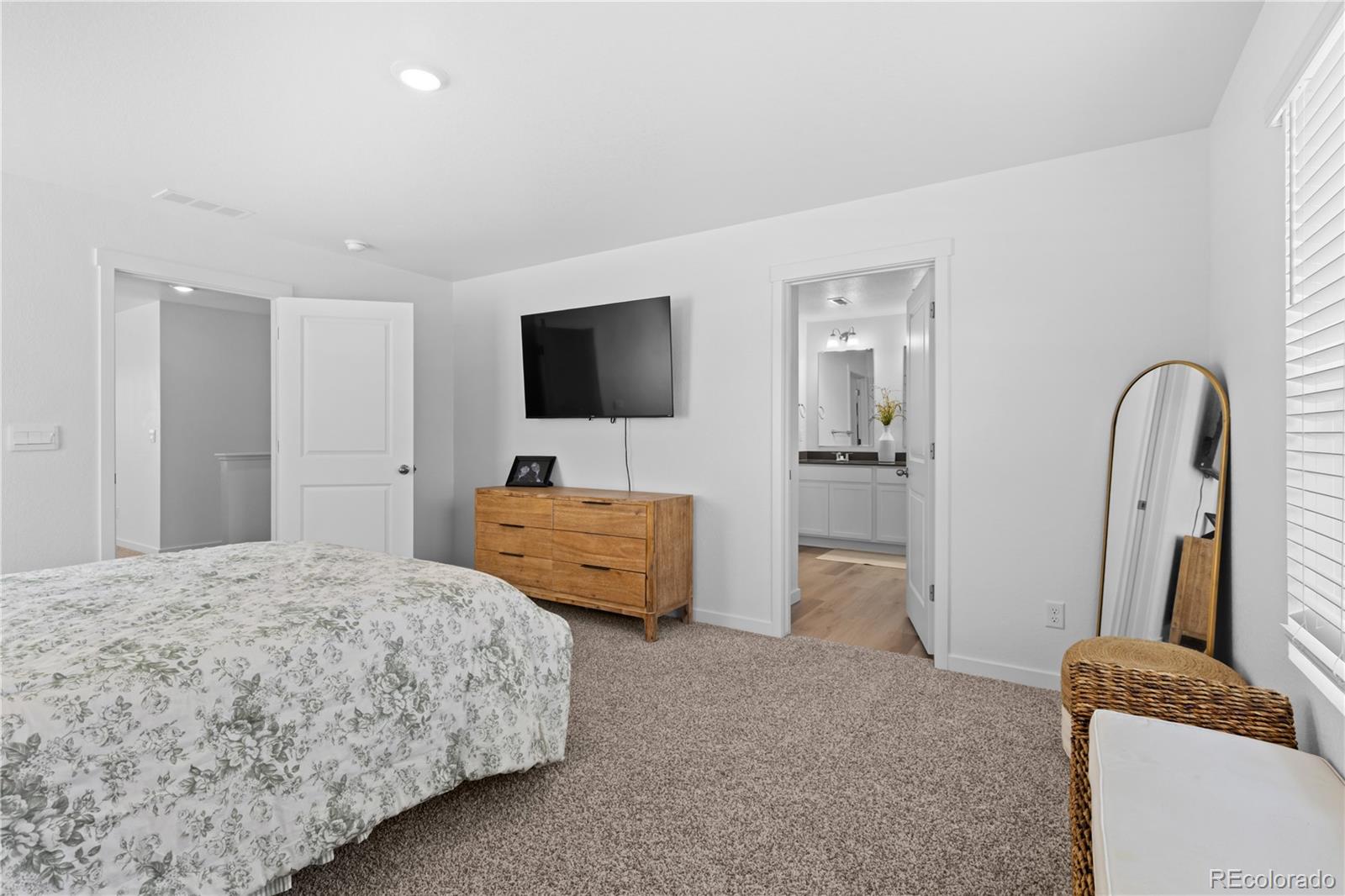 MLS Image #27 for 840 n clubview street,watkins, Colorado