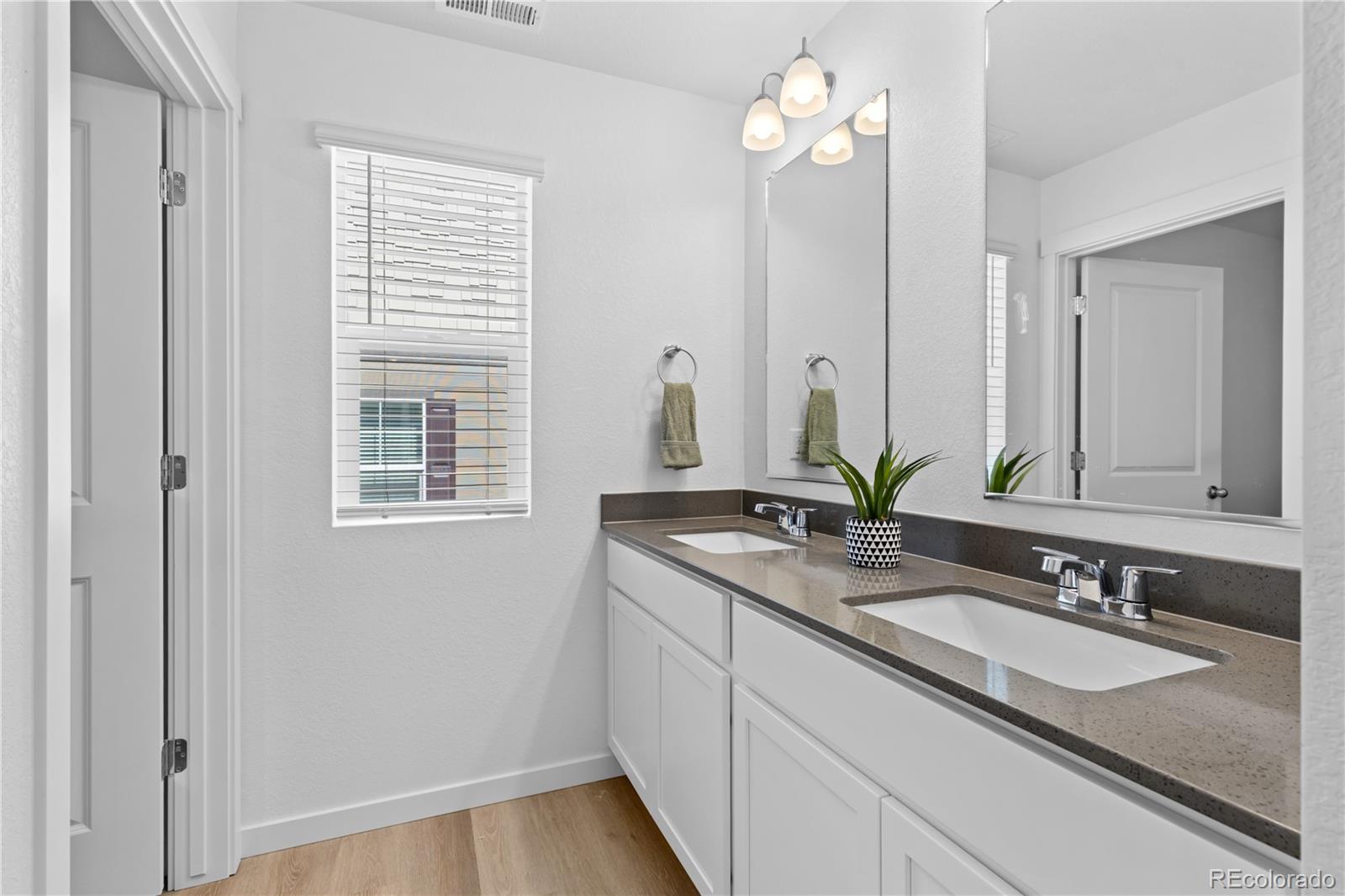 MLS Image #33 for 840 n clubview street,watkins, Colorado