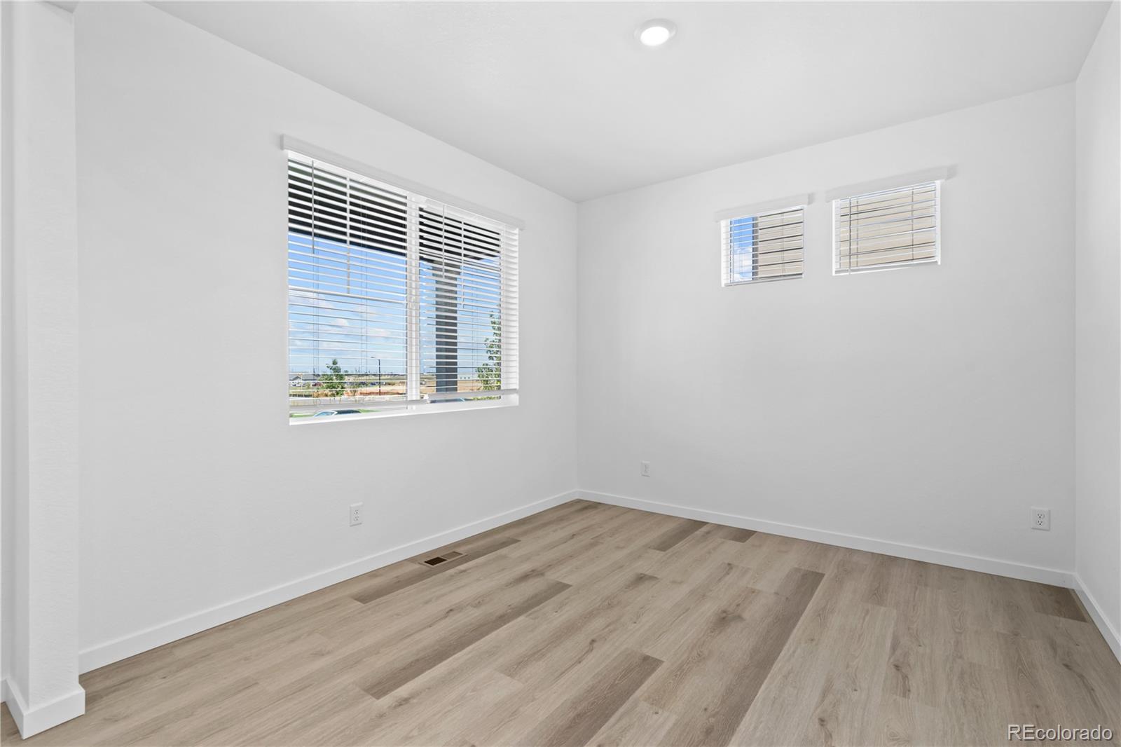MLS Image #5 for 840 n clubview street,watkins, Colorado