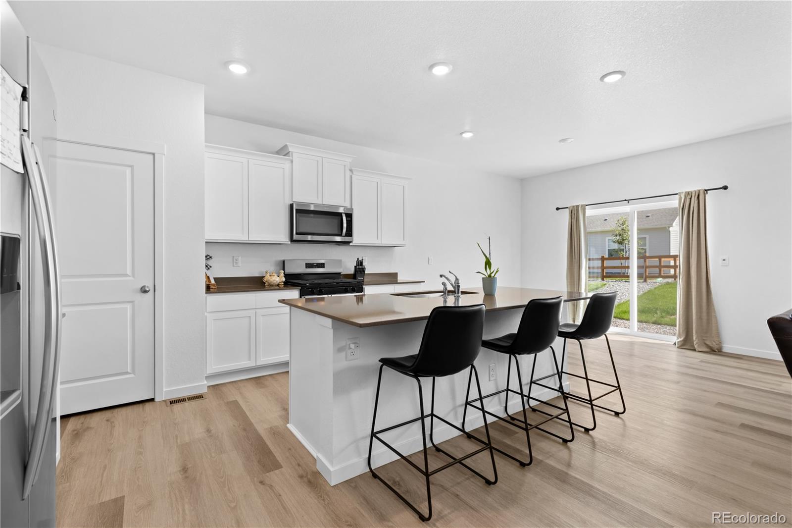 MLS Image #8 for 840 n clubview street,watkins, Colorado