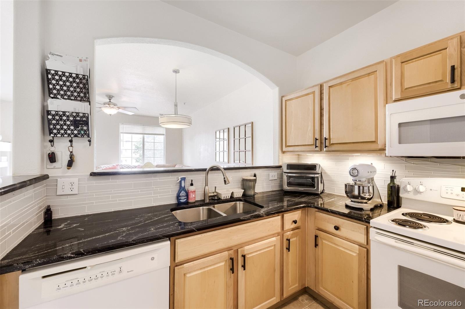 MLS Image #4 for 5255  memphis street,denver, Colorado
