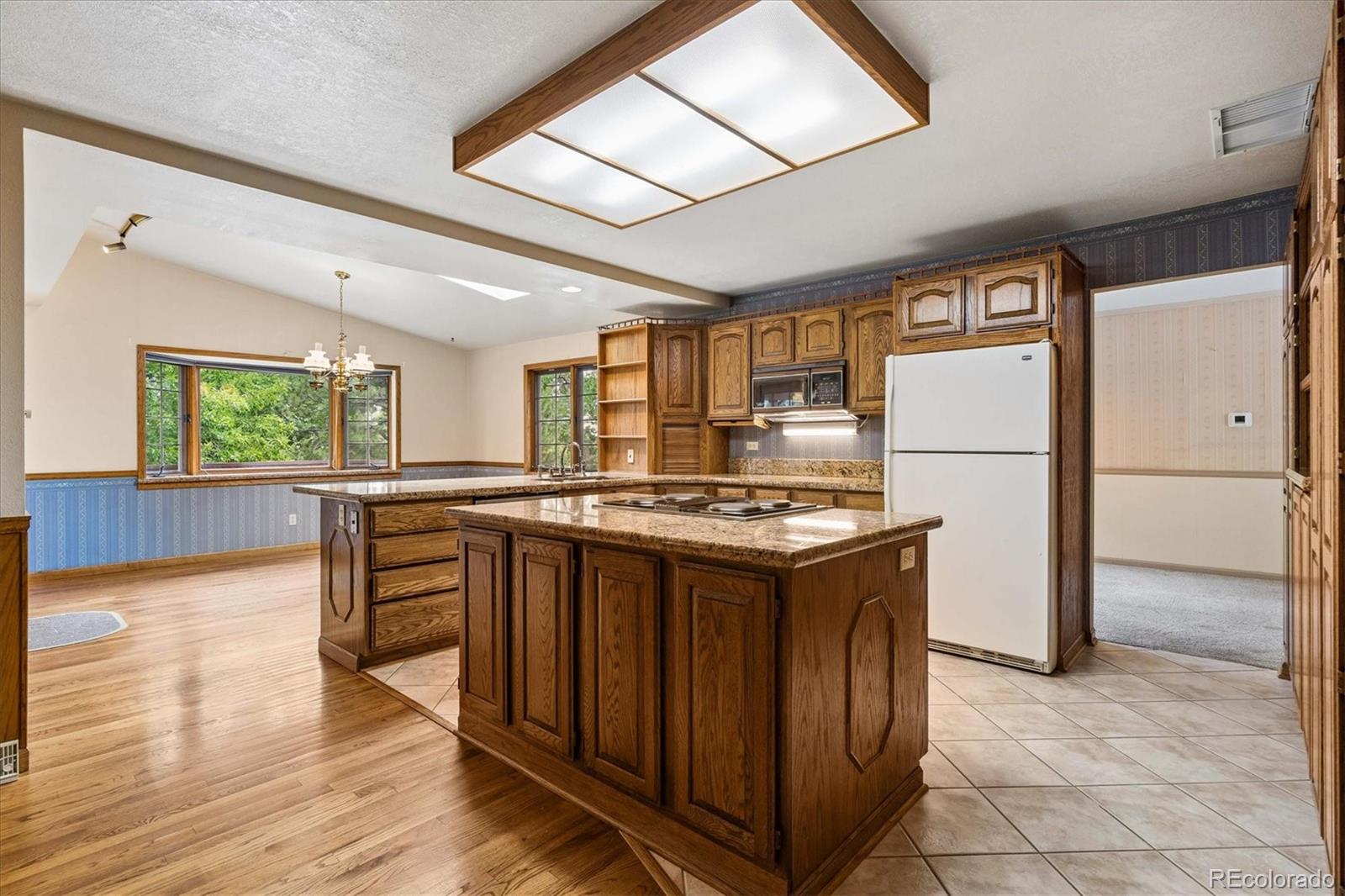 MLS Image #8 for 1610 s arbutus place,denver, Colorado