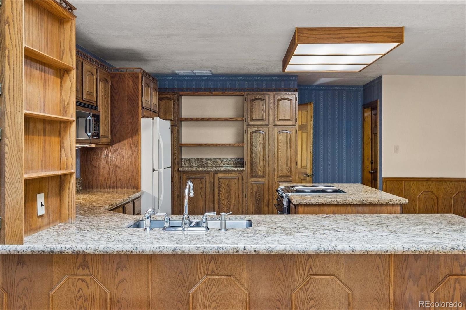 MLS Image #9 for 1610 s arbutus place,denver, Colorado