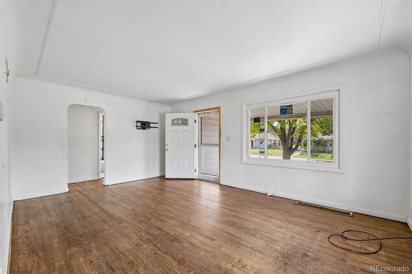 MLS Image #3 for 1996  lima street,aurora, Colorado