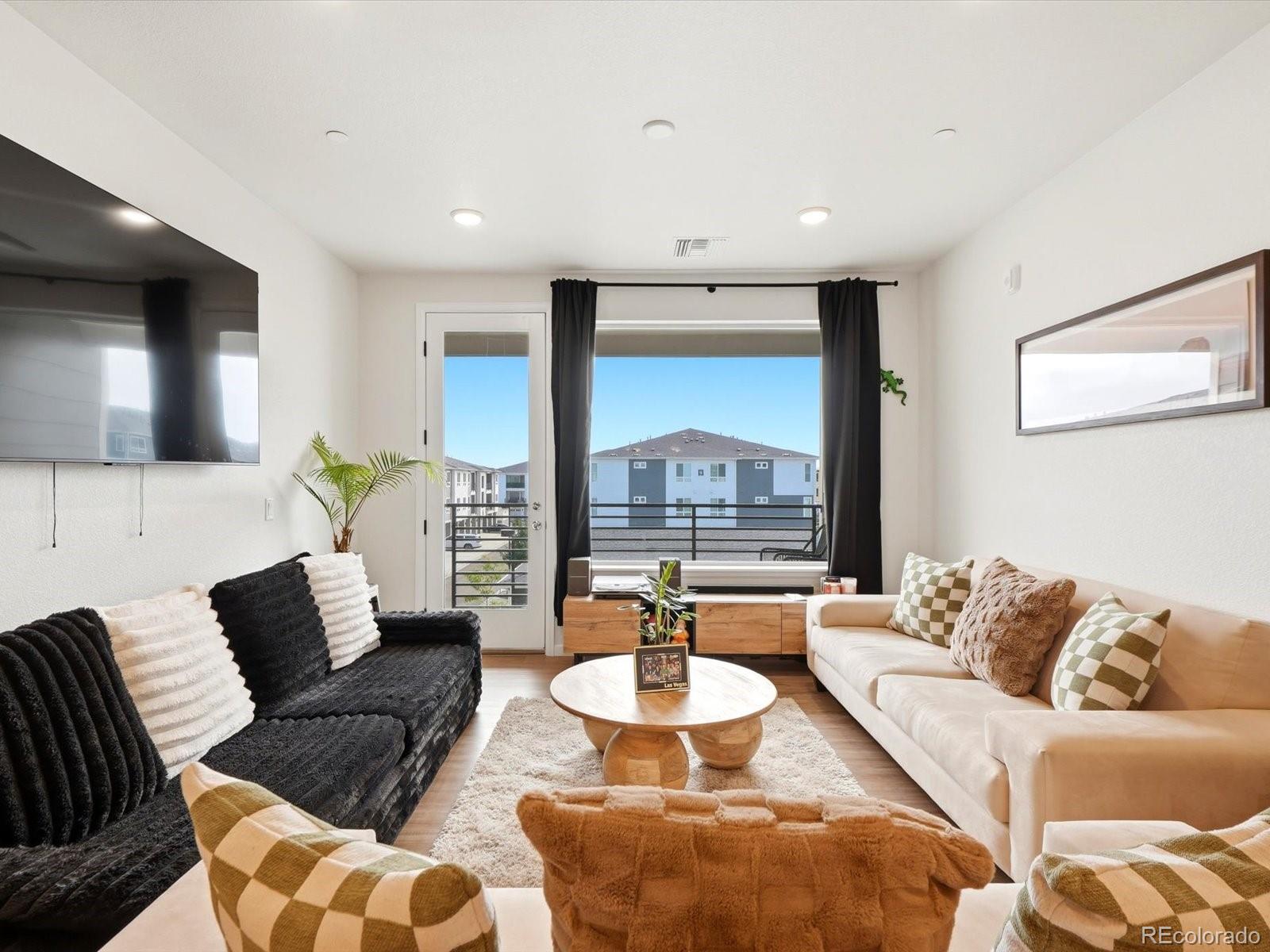 MLS Image #12 for 6153 n ceylon street,denver, Colorado