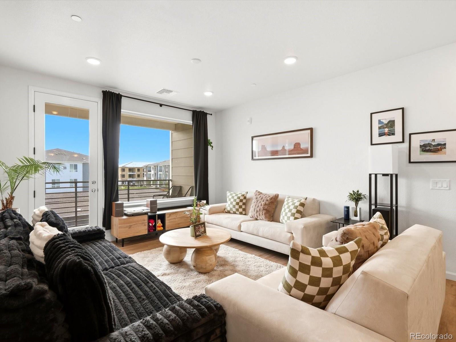 MLS Image #13 for 6153 n ceylon street,denver, Colorado