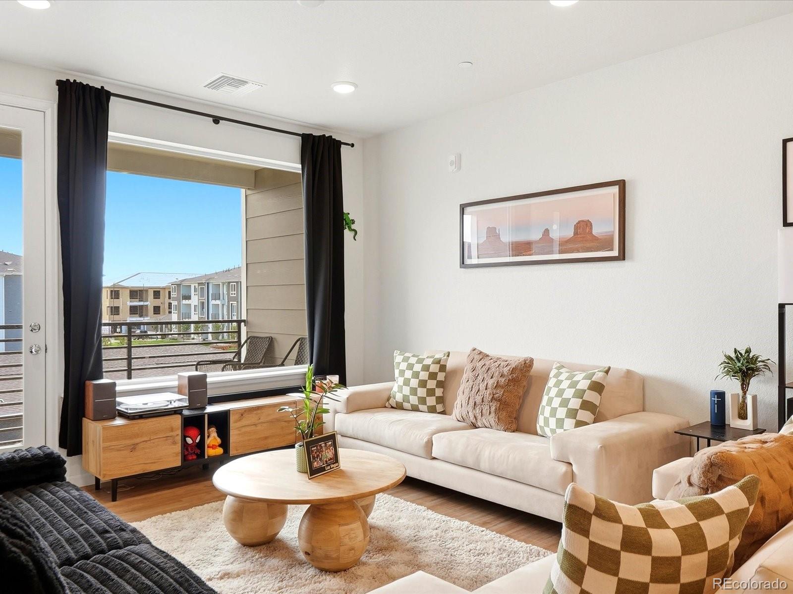 MLS Image #14 for 6153 n ceylon street,denver, Colorado