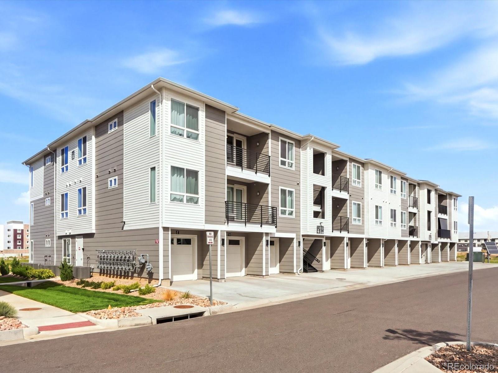 MLS Image #2 for 6153 n ceylon street,denver, Colorado
