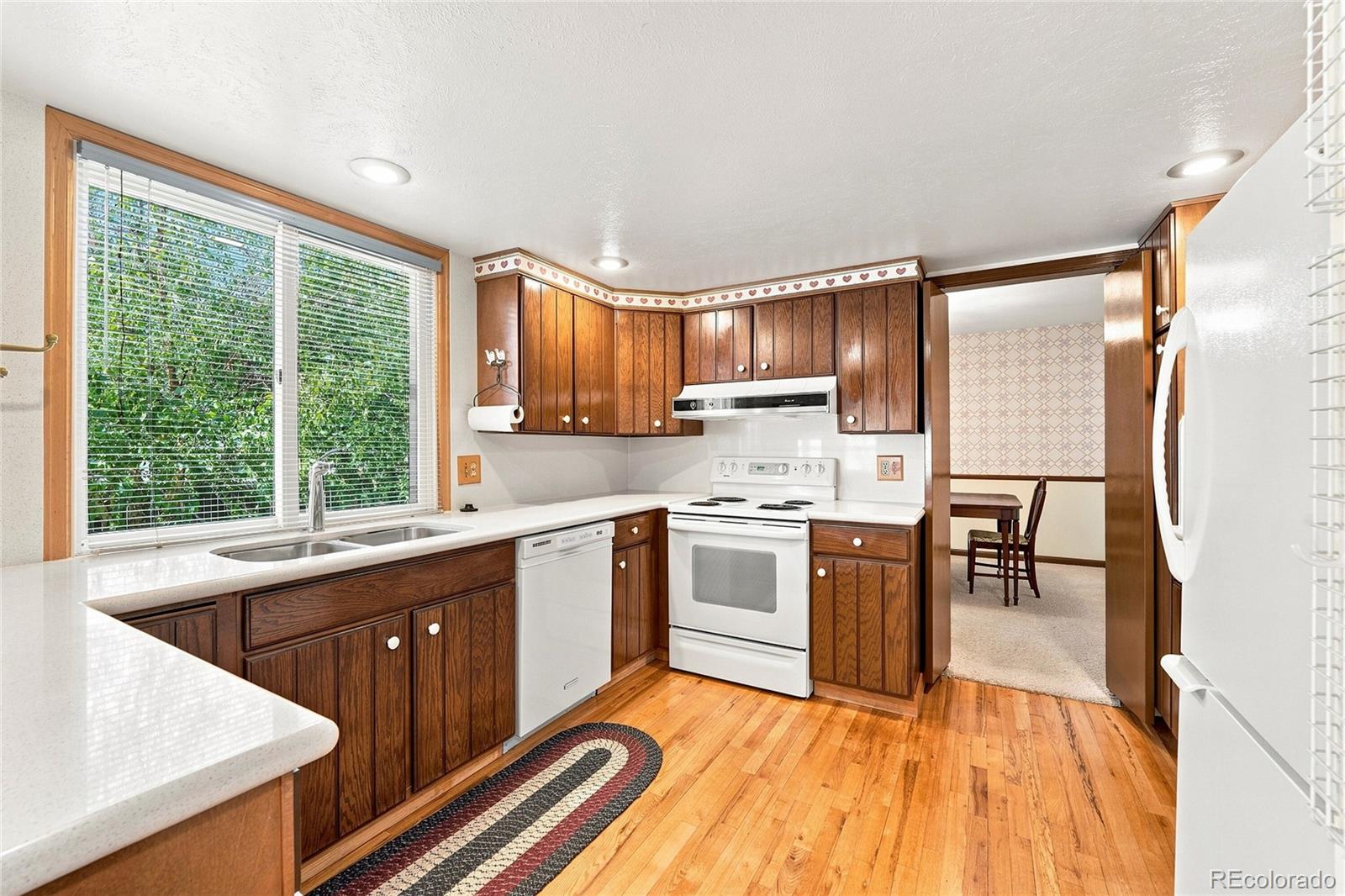 MLS Image #14 for 1460 s macon street,aurora, Colorado
