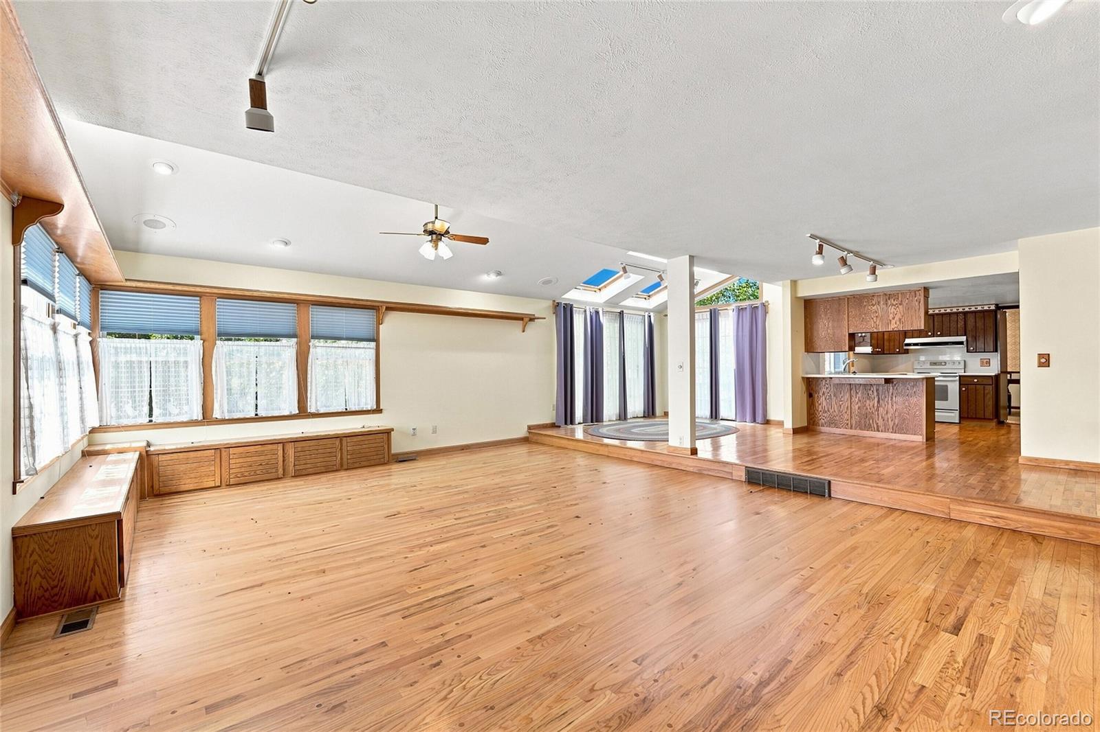 MLS Image #2 for 1460 s macon street,aurora, Colorado
