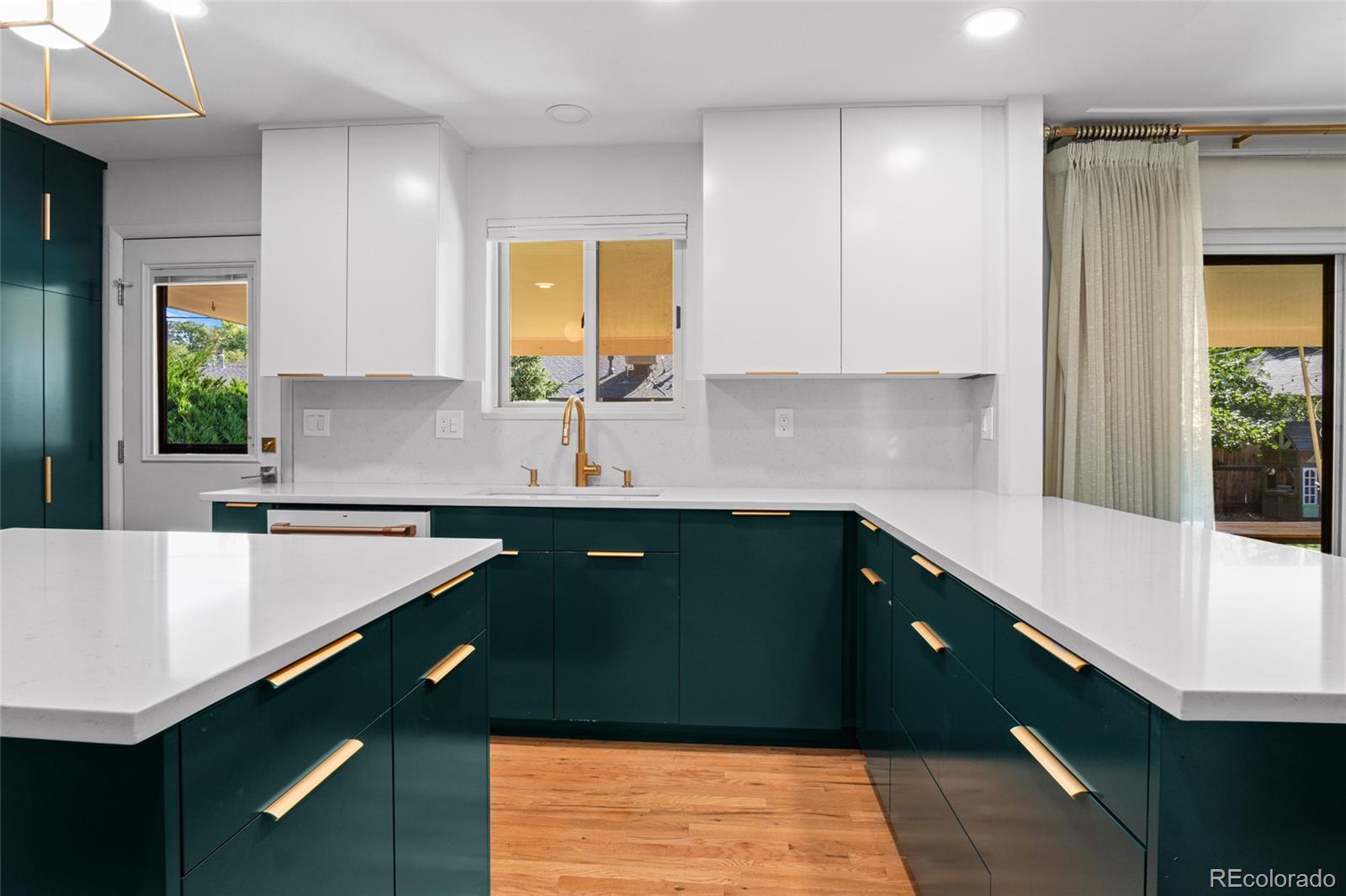MLS Image #13 for 3120 s university boulevard,denver, Colorado