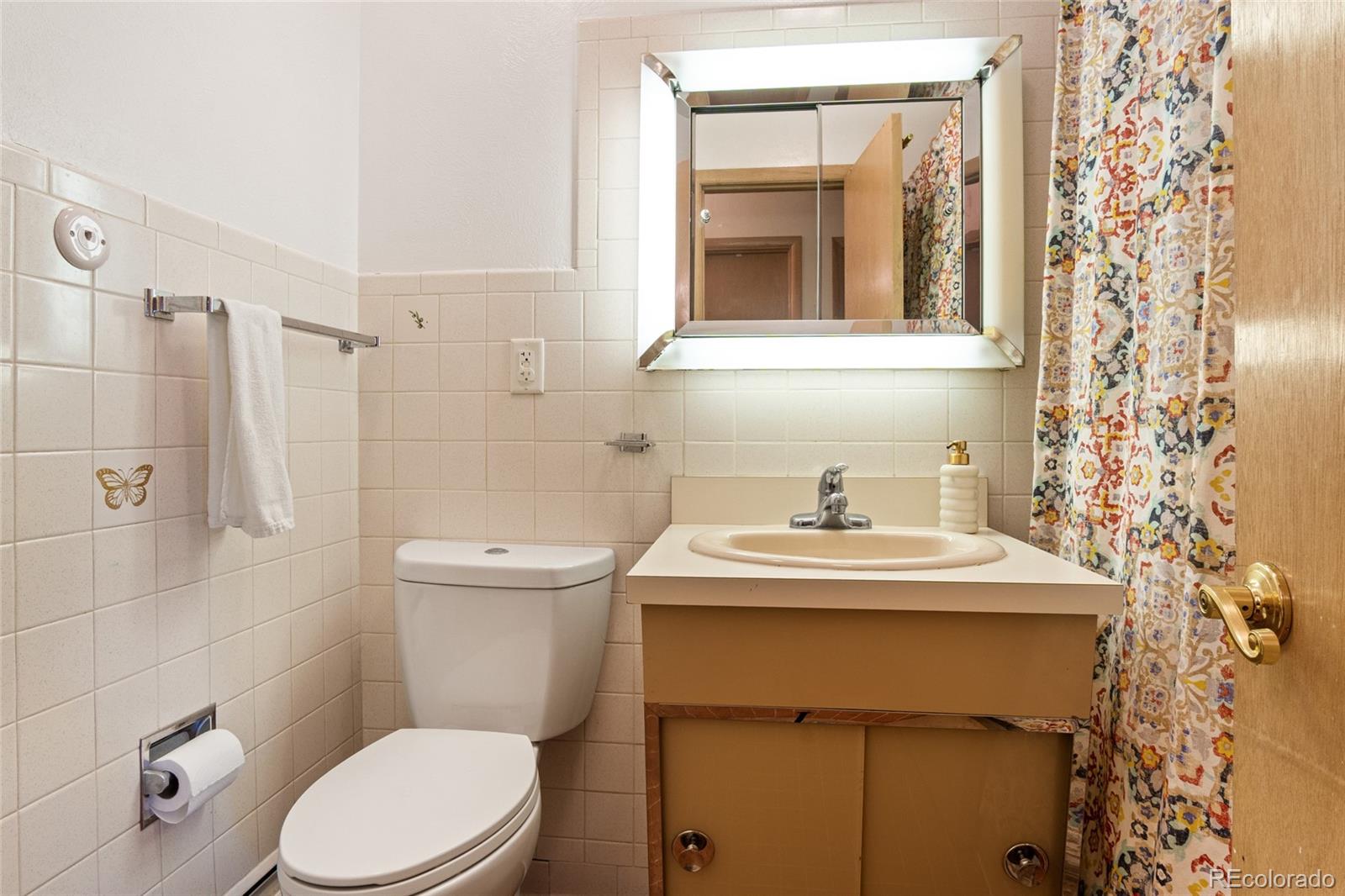 MLS Image #26 for 3120 s university boulevard,denver, Colorado