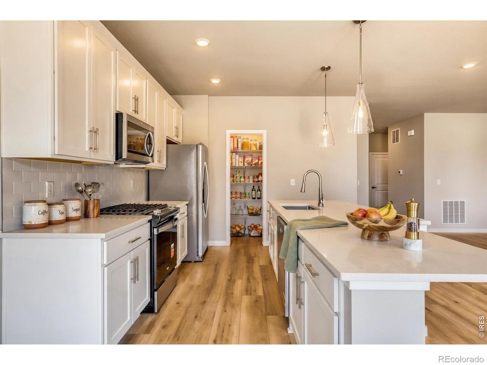 MLS Image #5 for 251  sugar beet lane,berthoud, Colorado