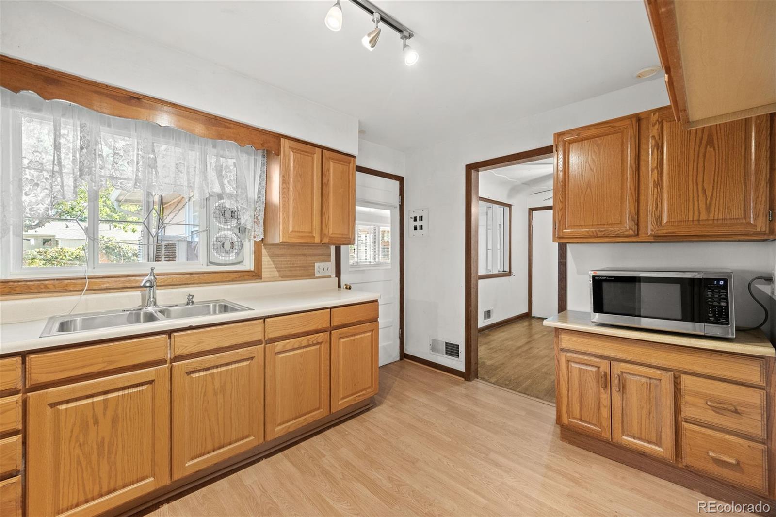 MLS Image #11 for 4942 s galapago street,englewood, Colorado