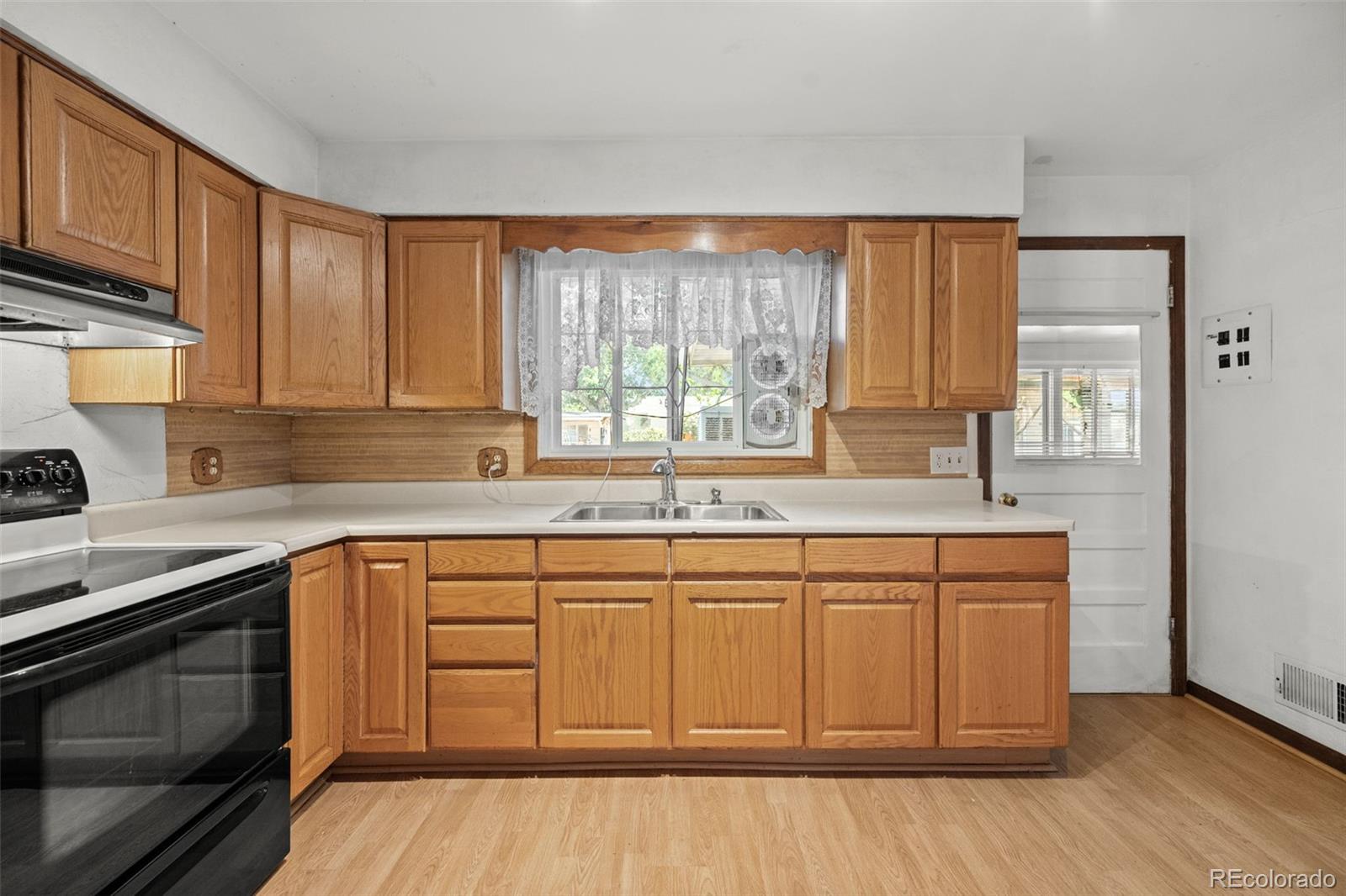 MLS Image #12 for 4942 s galapago street,englewood, Colorado