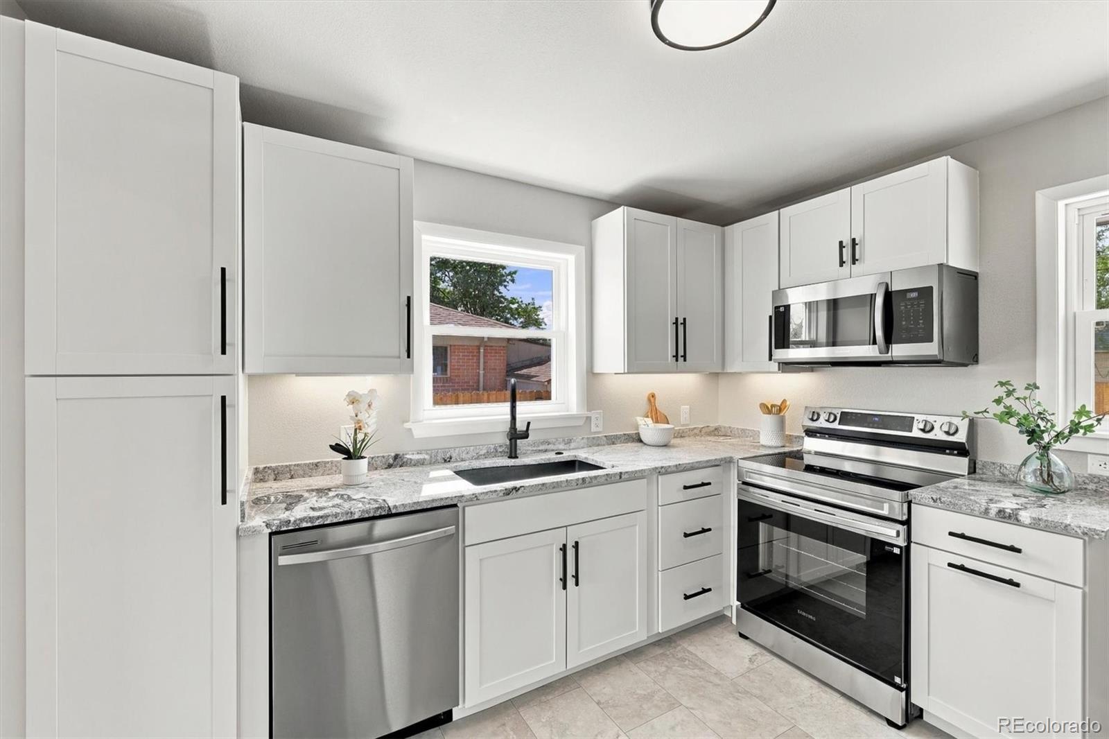 MLS Image #4 for 6851  morrison drive,denver, Colorado