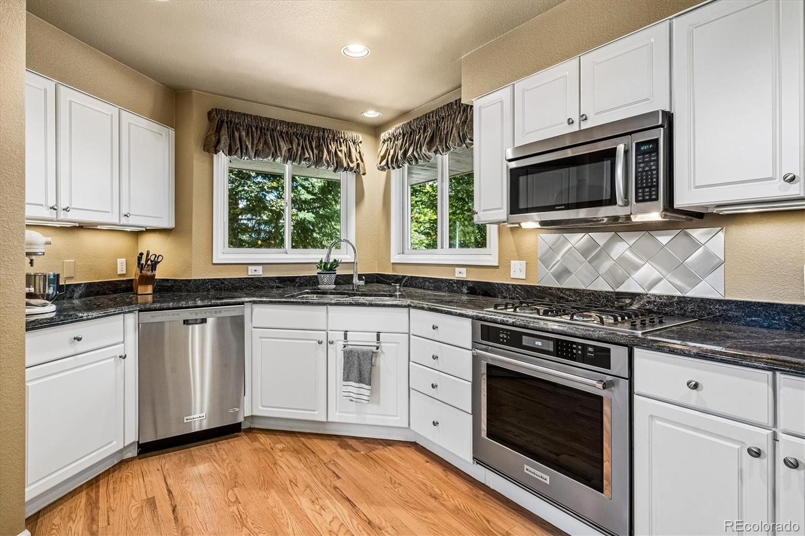 MLS Image #11 for 7544 s monaco way,centennial, Colorado