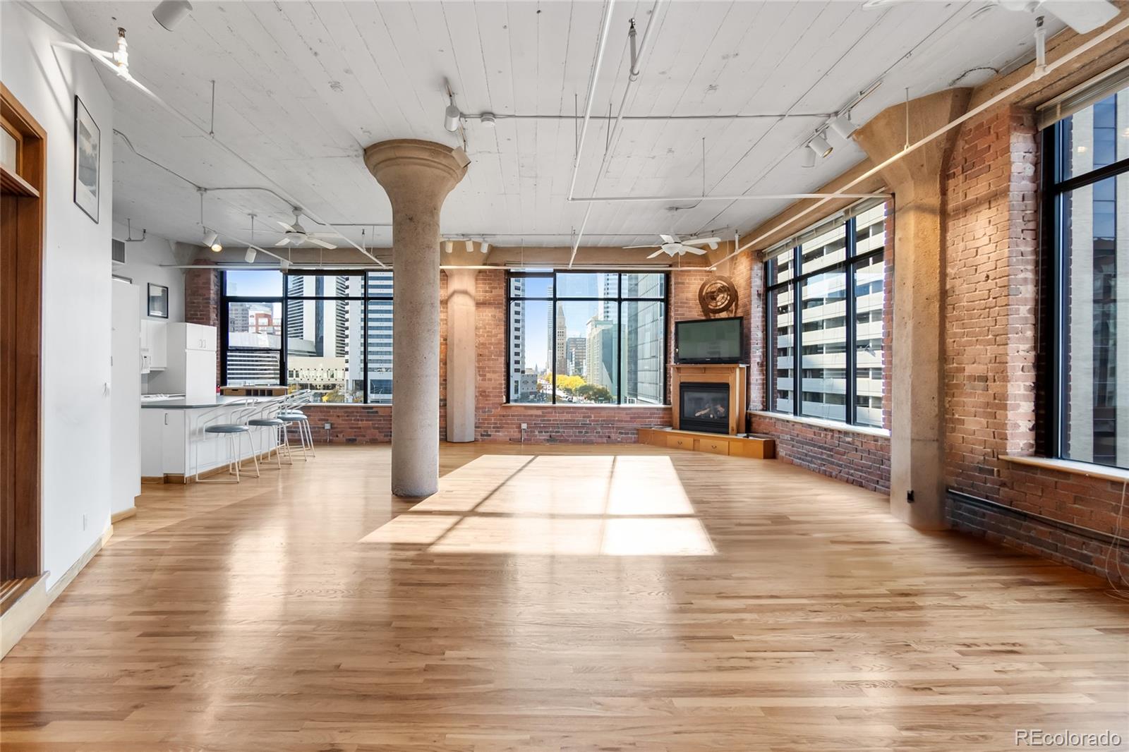 MLS Image #1 for 2000  arapahoe street 402,denver, Colorado