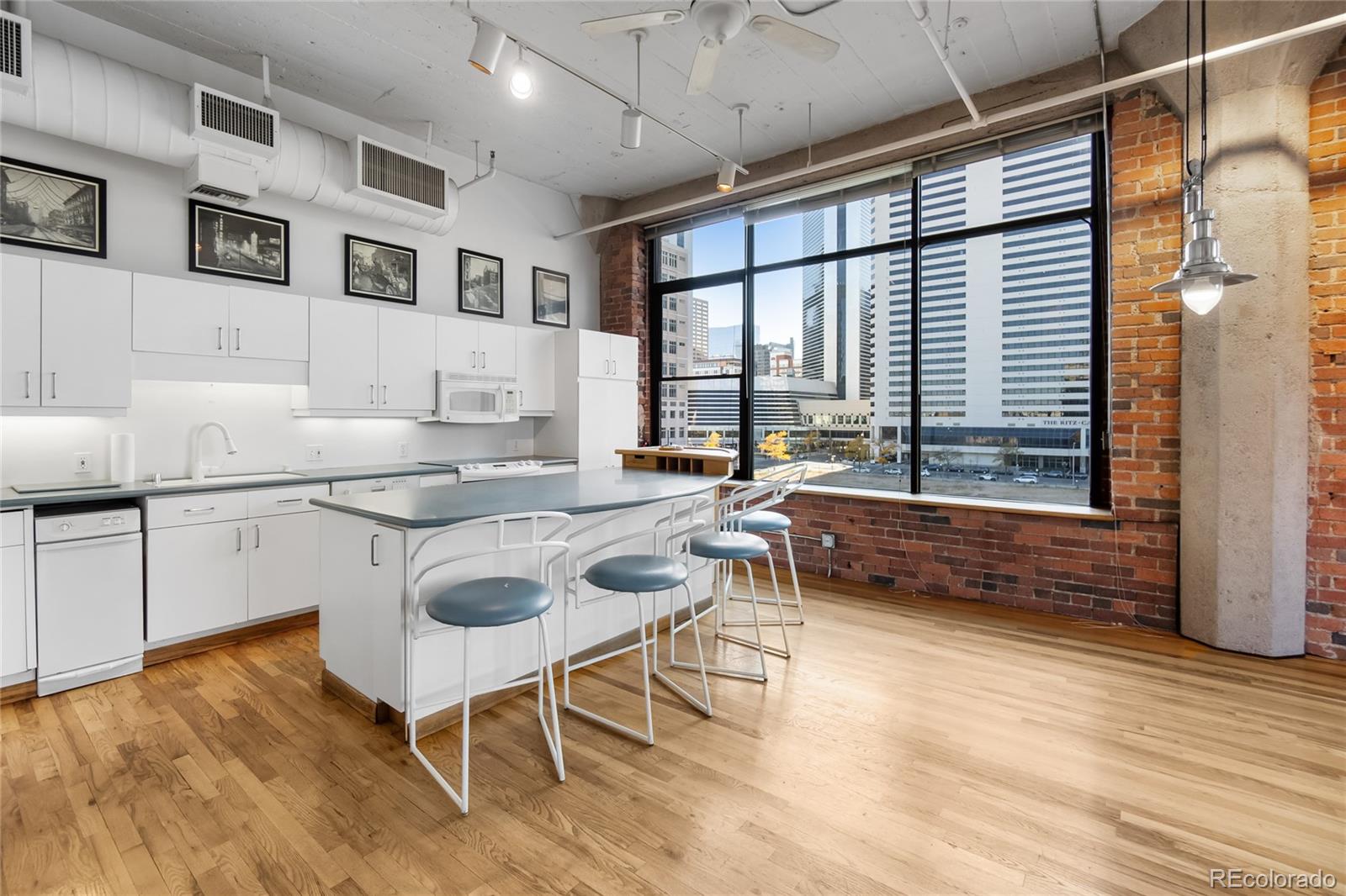 MLS Image #10 for 2000  arapahoe street 402,denver, Colorado