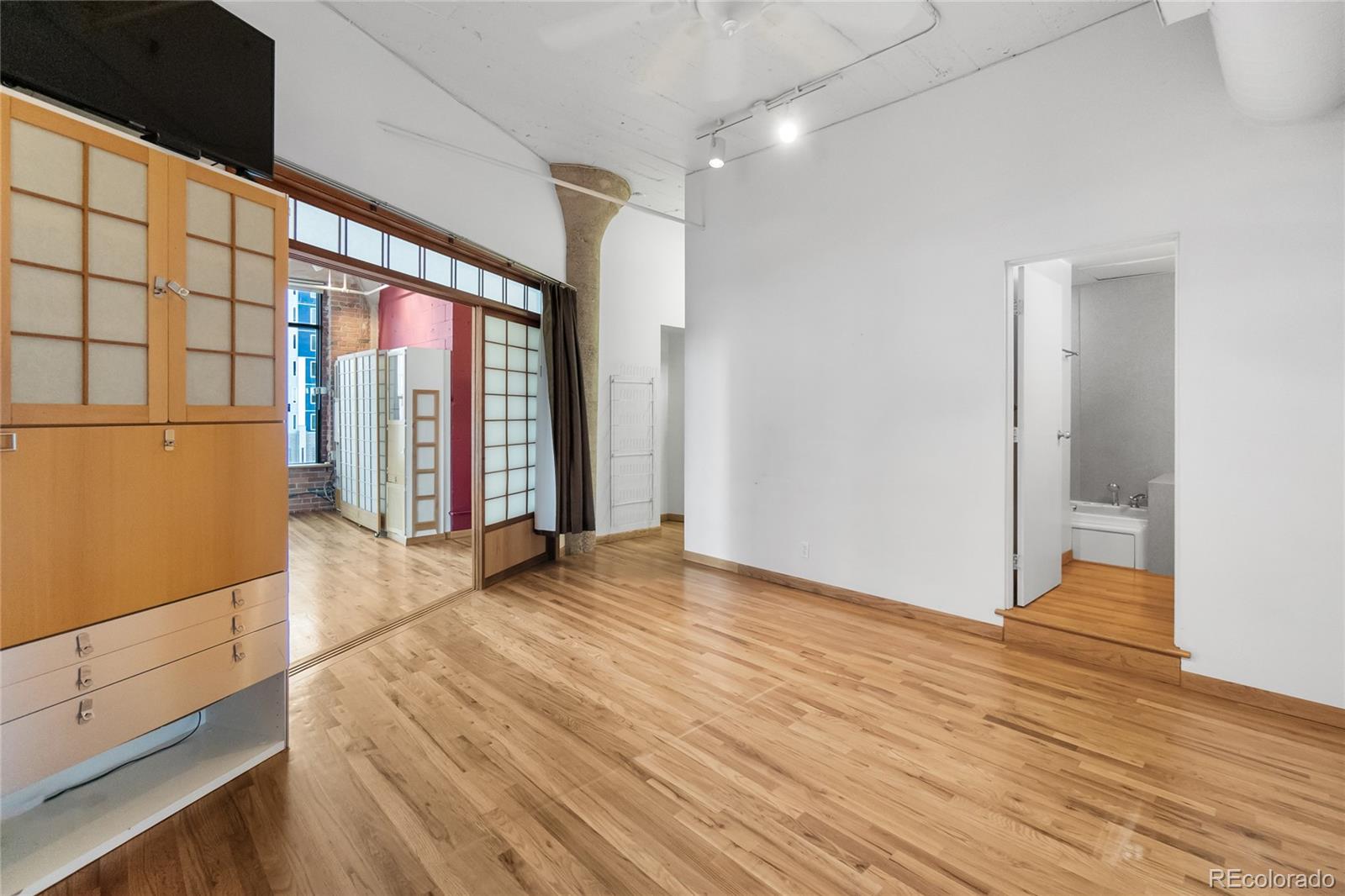 MLS Image #17 for 2000  arapahoe street 402,denver, Colorado