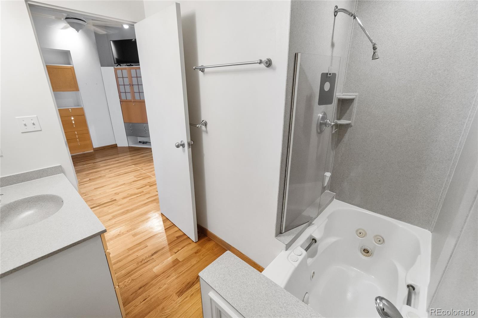 MLS Image #20 for 2000  arapahoe street 402,denver, Colorado