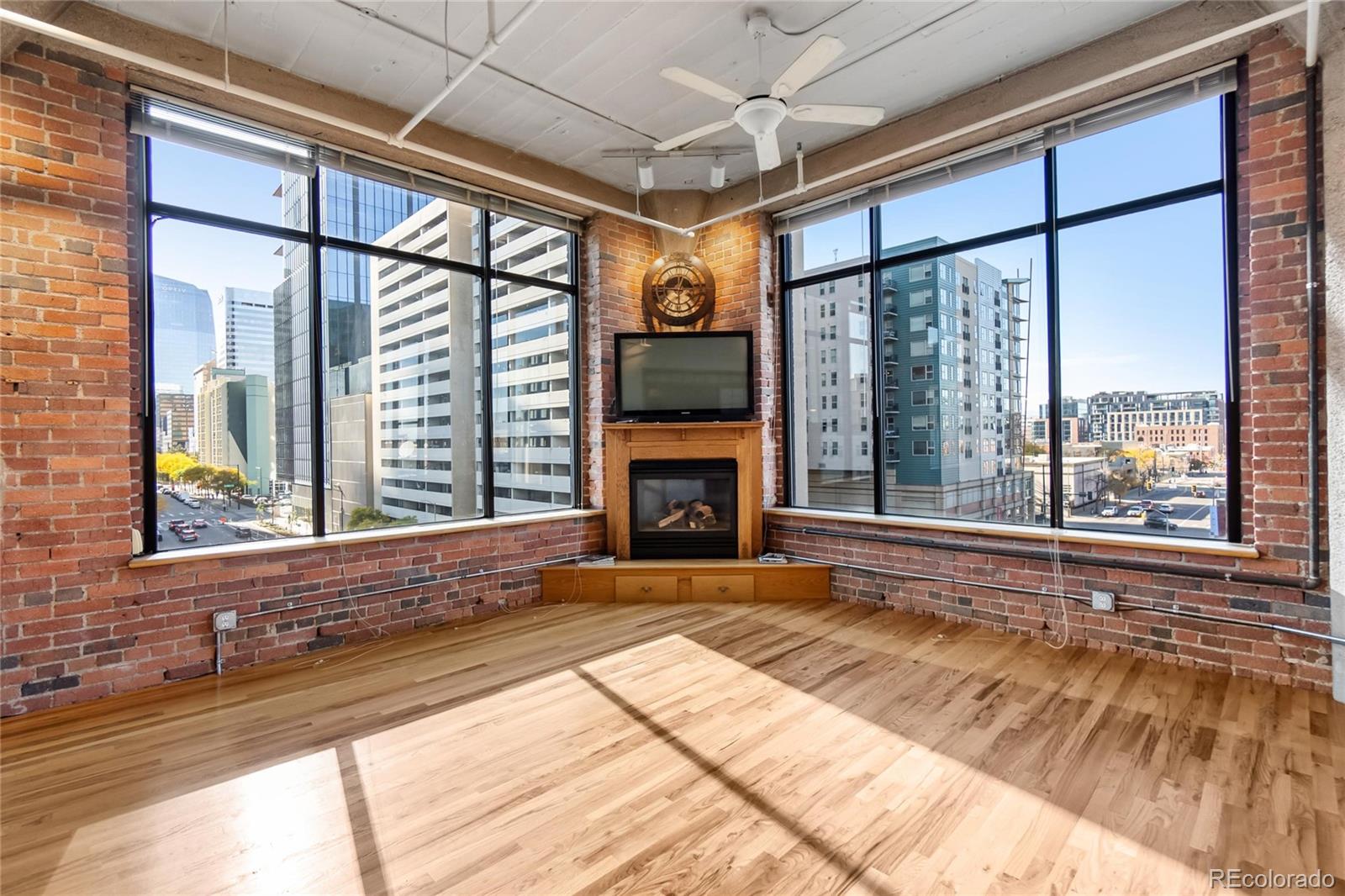 MLS Image #3 for 2000  arapahoe street 402,denver, Colorado