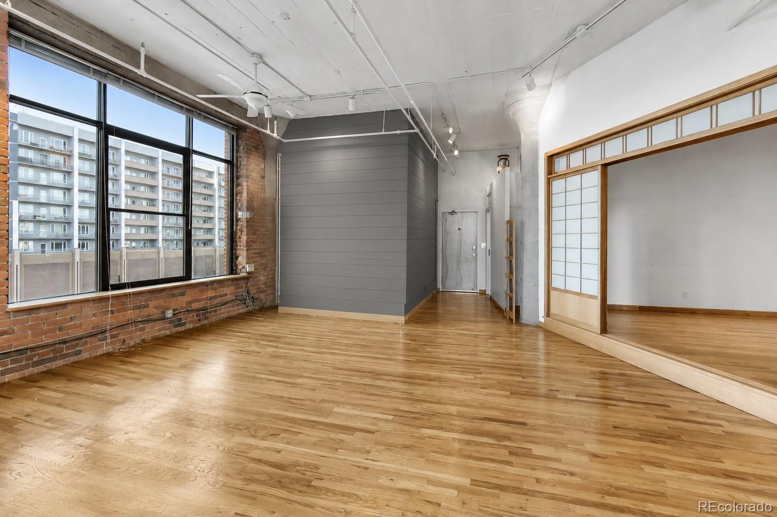 MLS Image #6 for 2000  arapahoe street 402,denver, Colorado