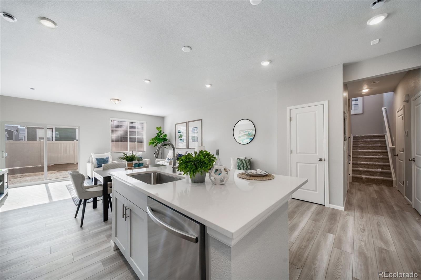 MLS Image #7 for 10122  salem court,commerce city, Colorado