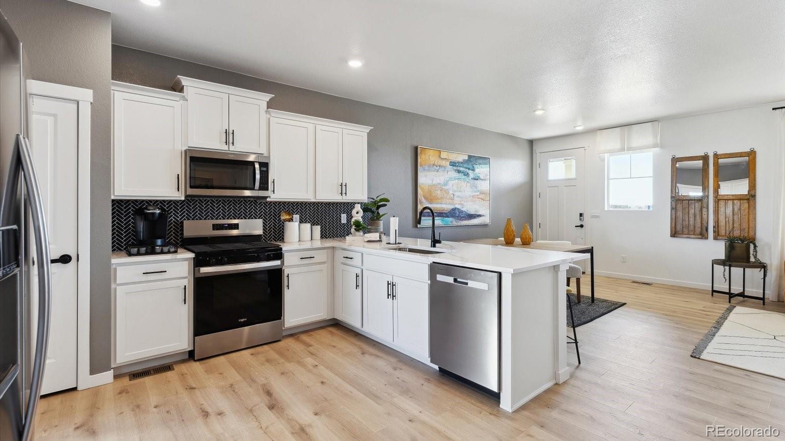 MLS Image #9 for 331 n bersshine street,watkins, Colorado