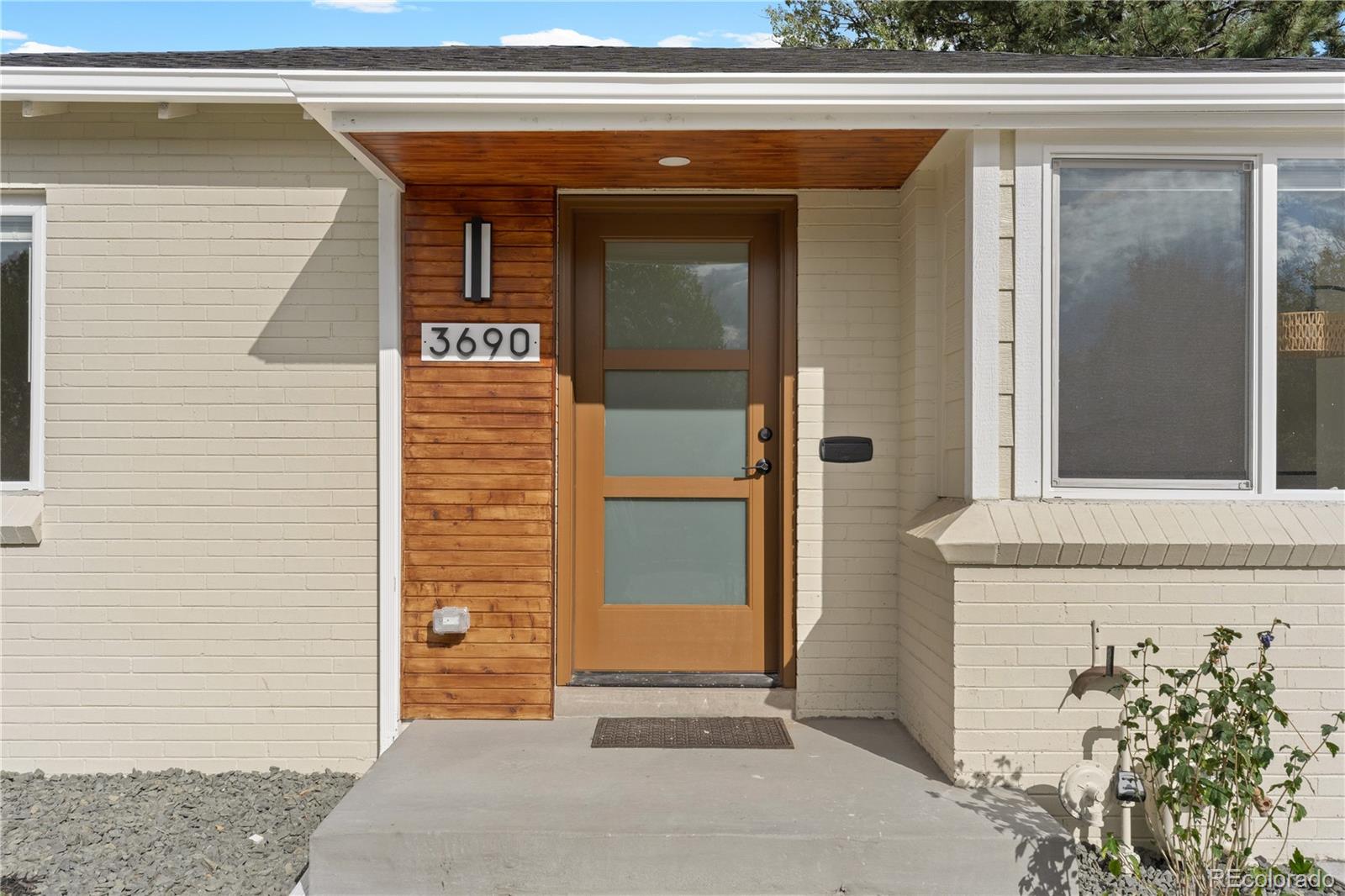 MLS Image #2 for 3690  newport street,denver, Colorado