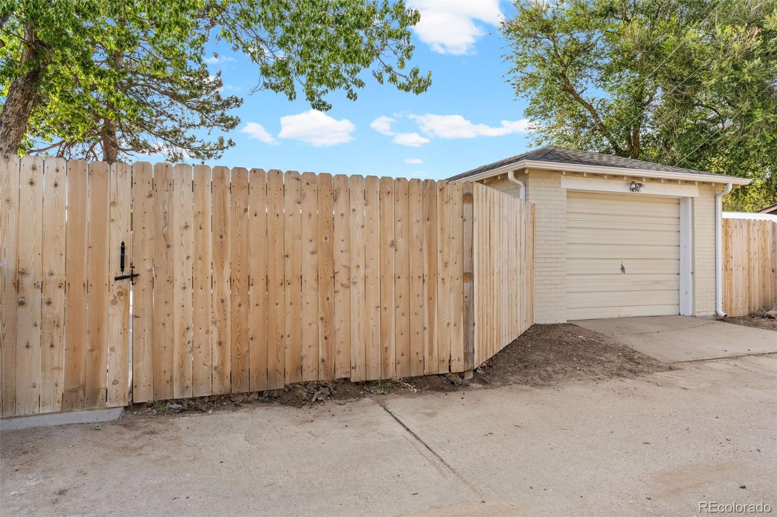 MLS Image #26 for 3690  newport street,denver, Colorado