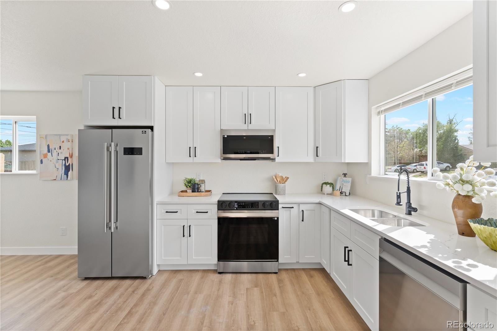 MLS Image #7 for 3690  newport street,denver, Colorado