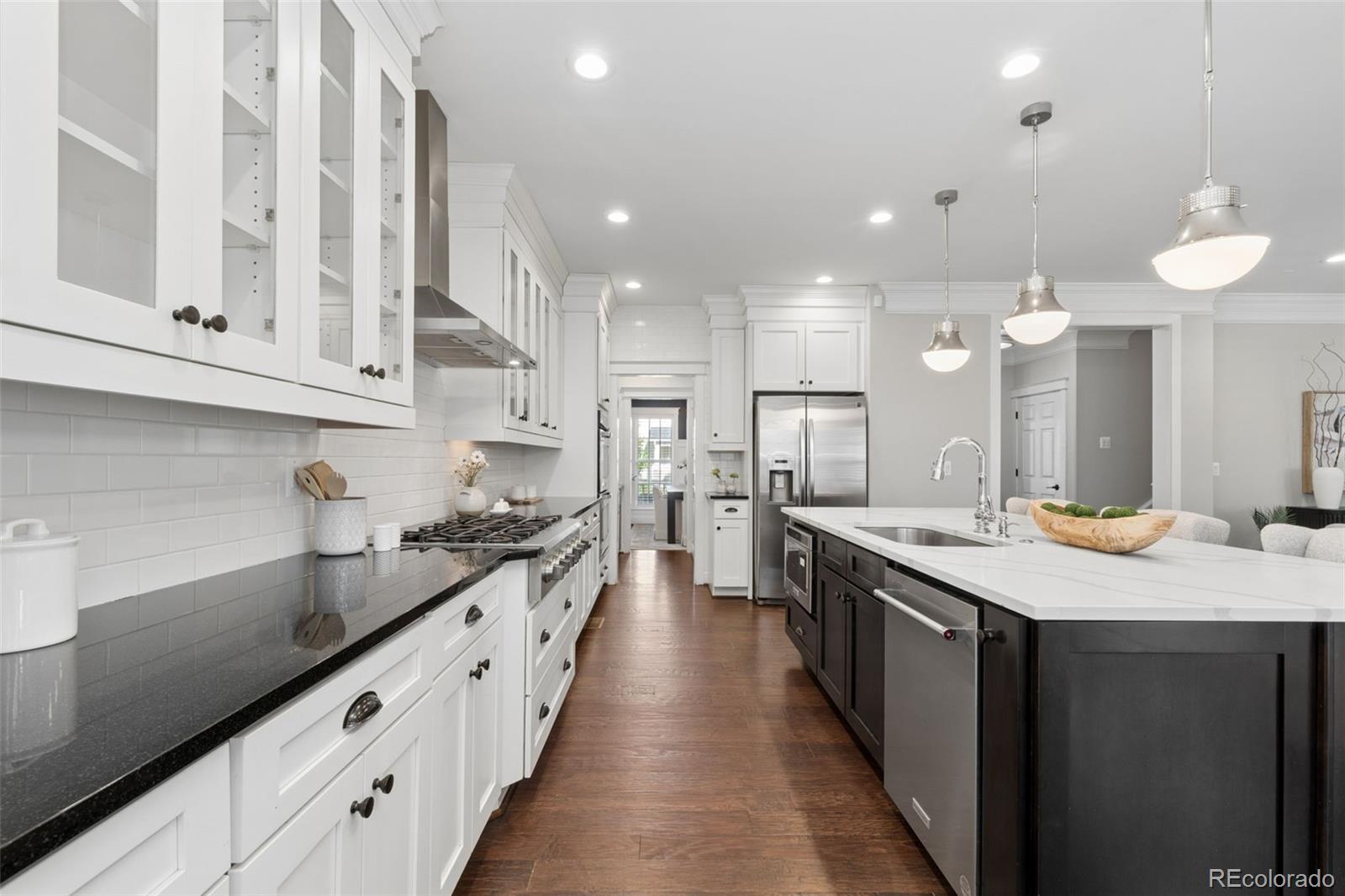 MLS Image #11 for 8131 e 33rd avenue,denver, Colorado