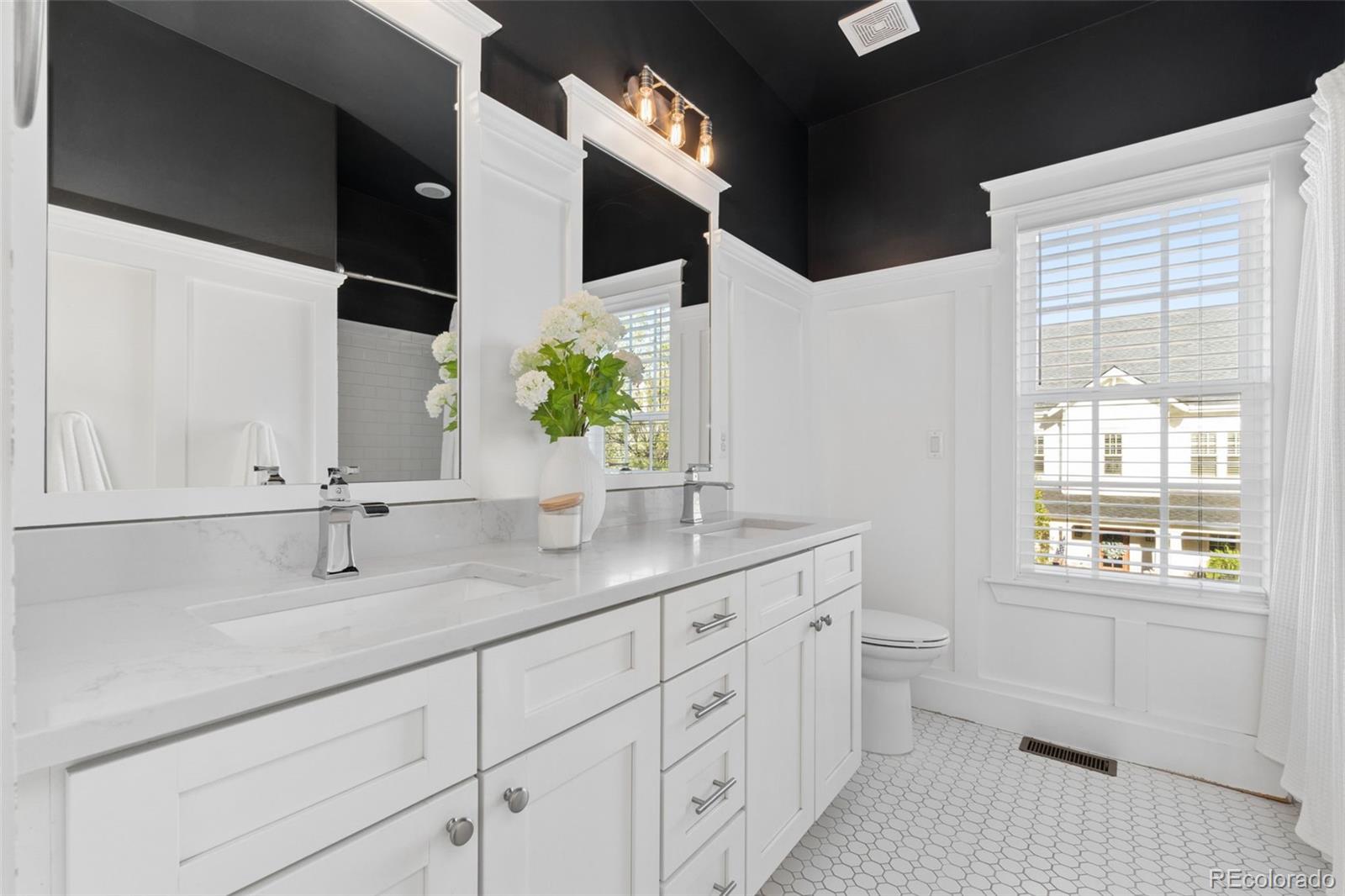 MLS Image #25 for 8131 e 33rd avenue,denver, Colorado