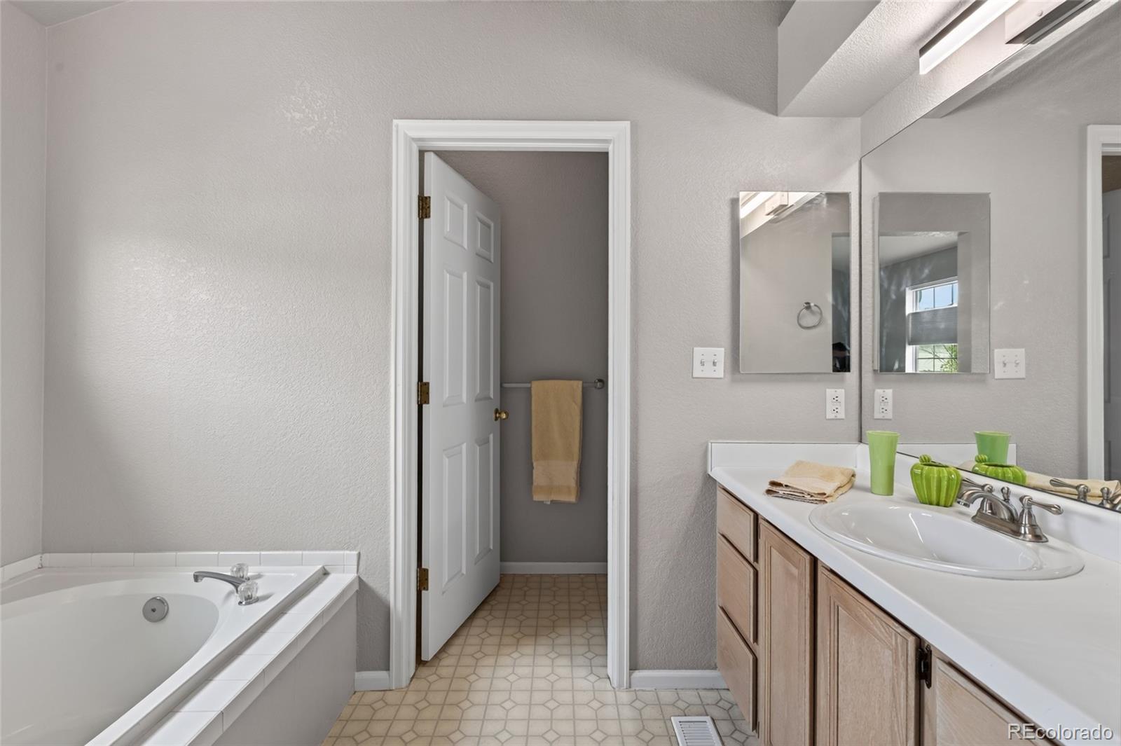 MLS Image #19 for 2092 s xenia way ,denver, Colorado