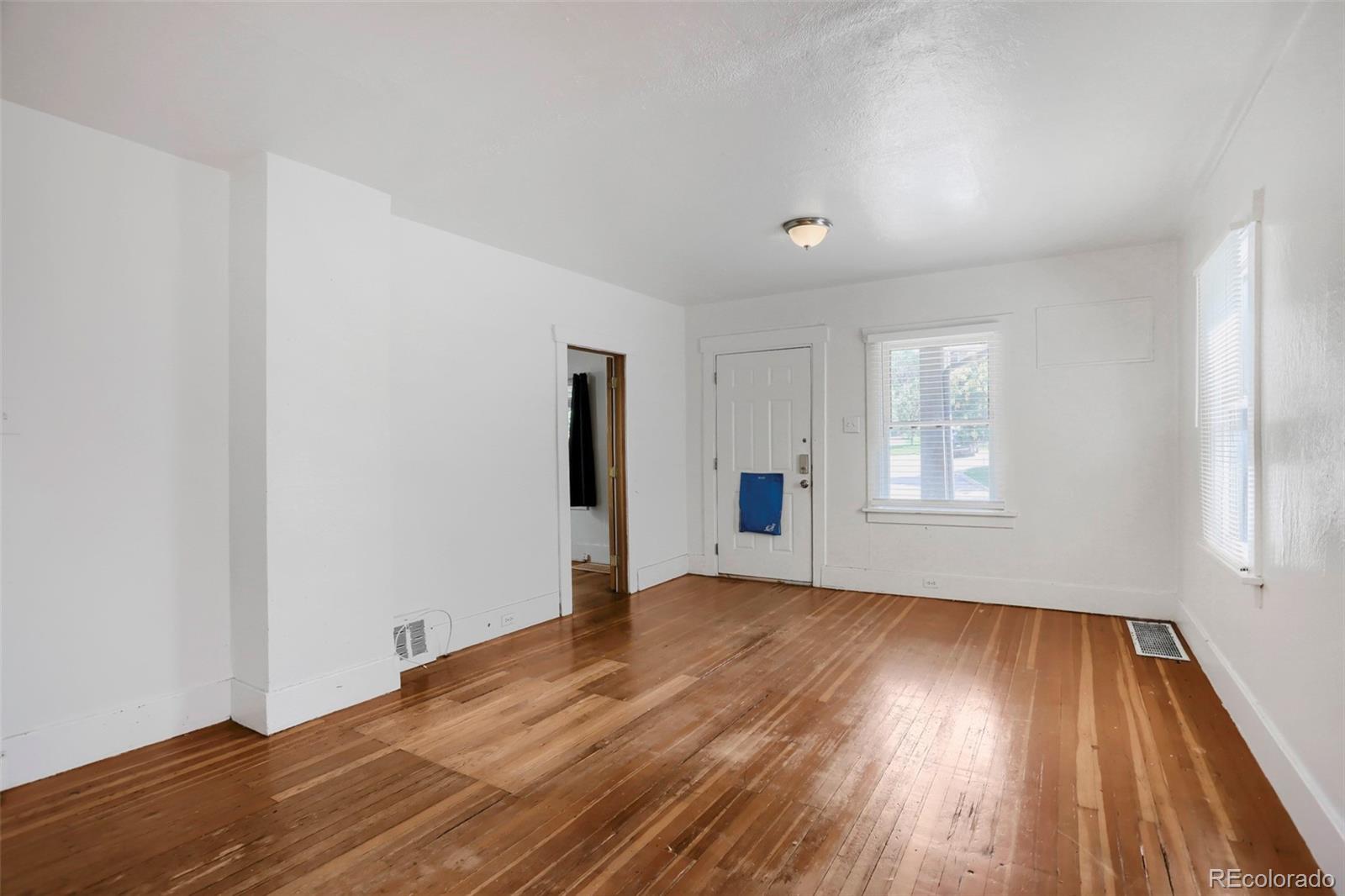 MLS Image #11 for 2249 s high street,denver, Colorado
