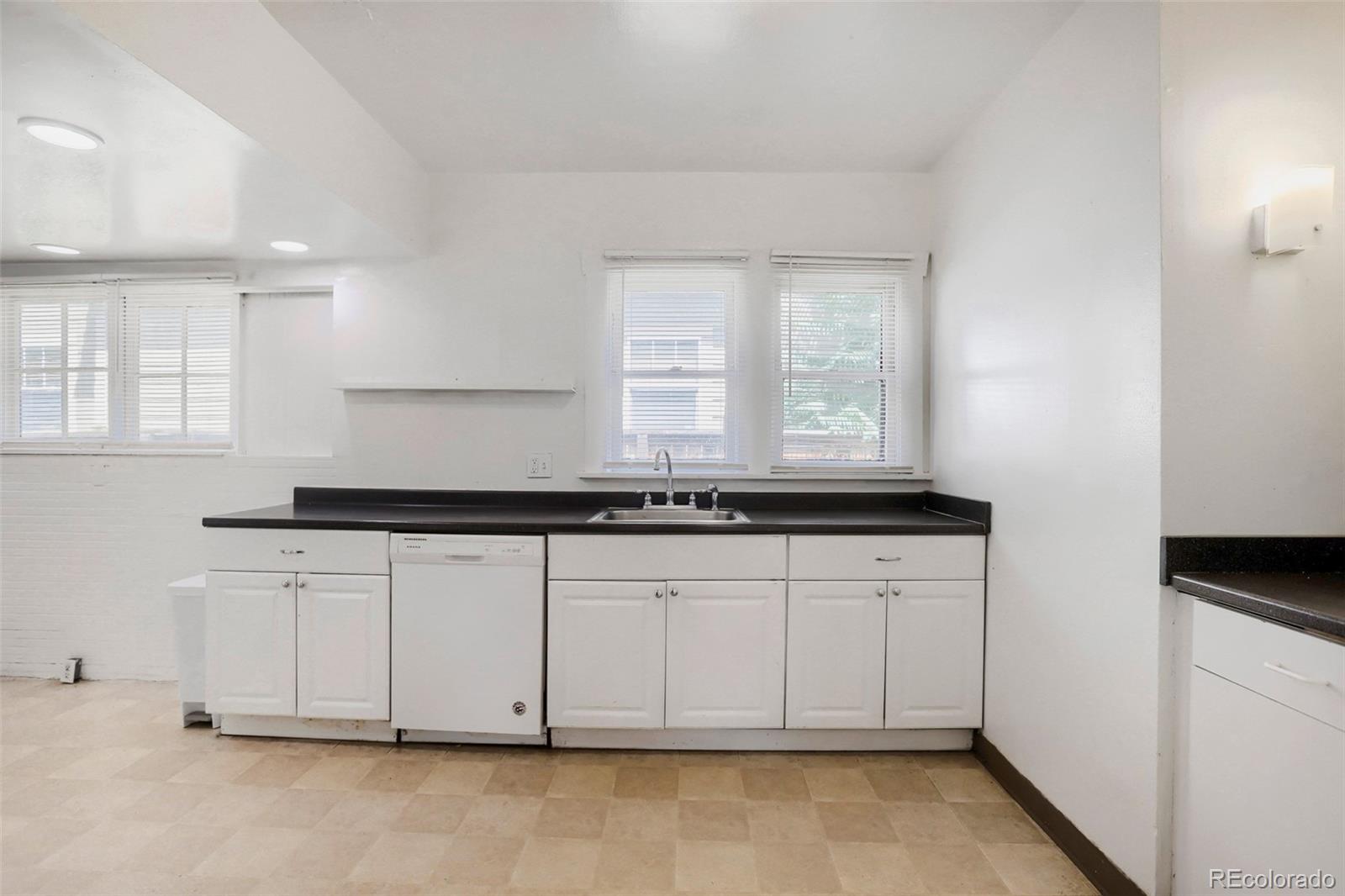 MLS Image #13 for 2249 s high street,denver, Colorado