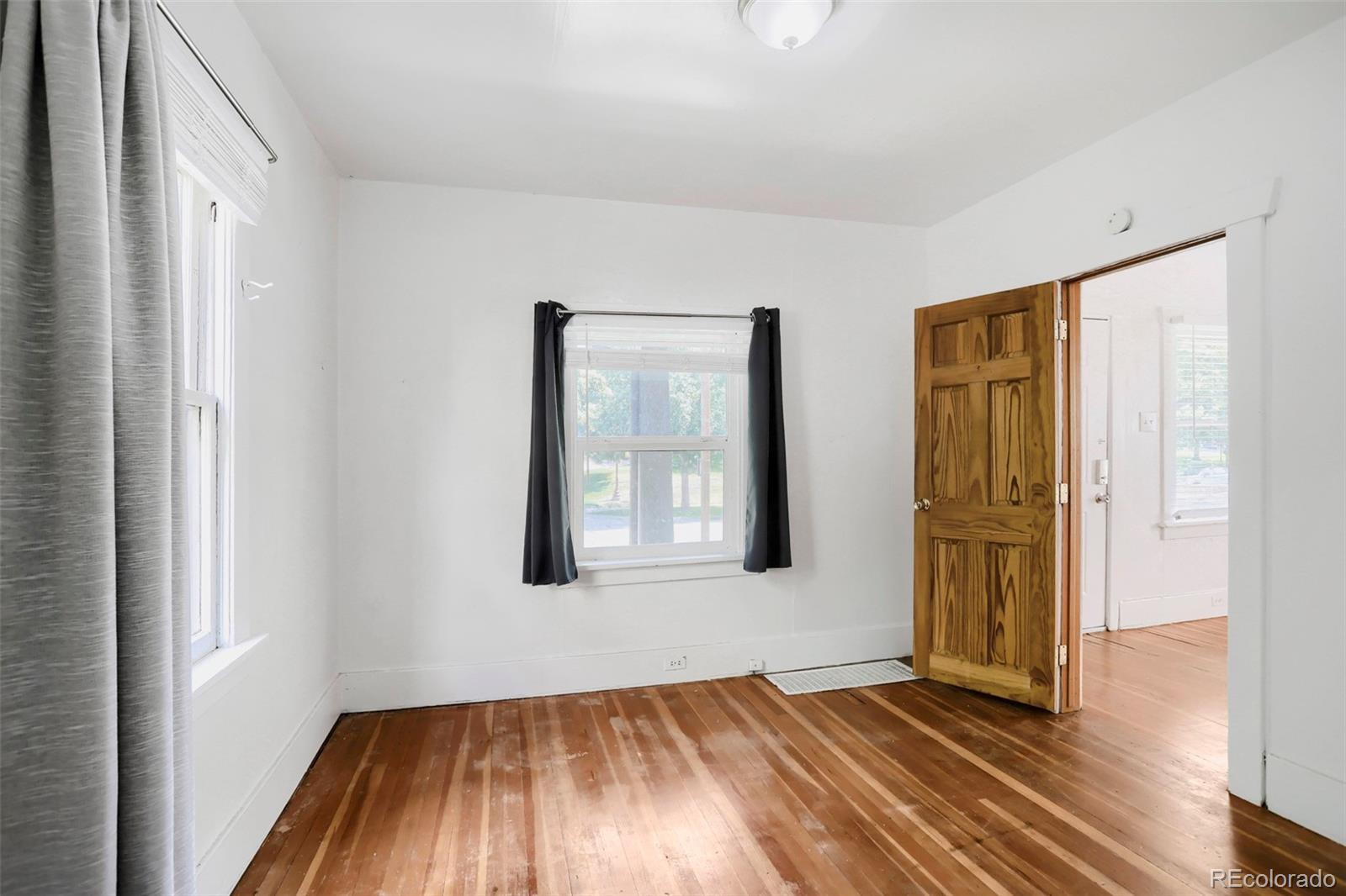 MLS Image #17 for 2249 s high street,denver, Colorado
