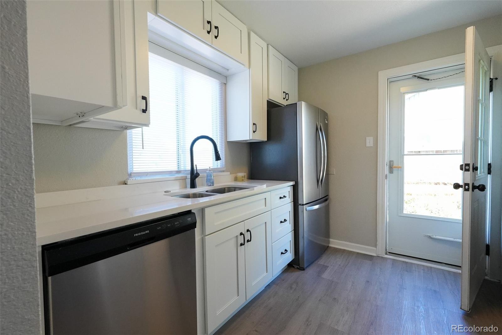 MLS Image #5 for 1110  quince street,denver, Colorado