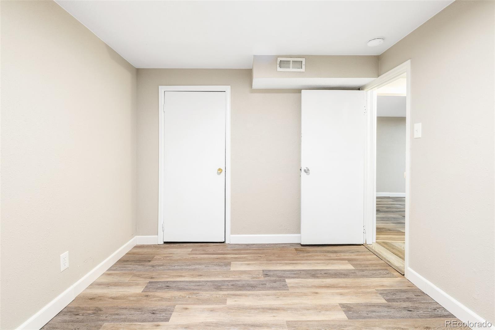 MLS Image #33 for 8441  edison drive,denver, Colorado
