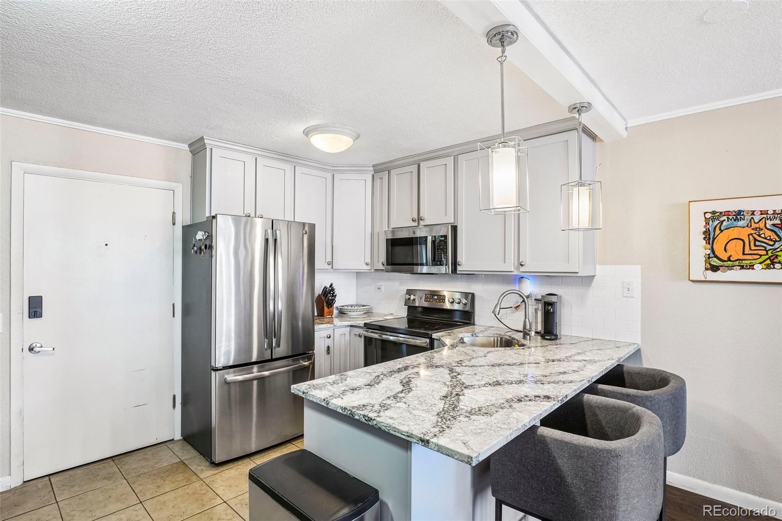 MLS Image #18 for 909 n logan street,denver, Colorado