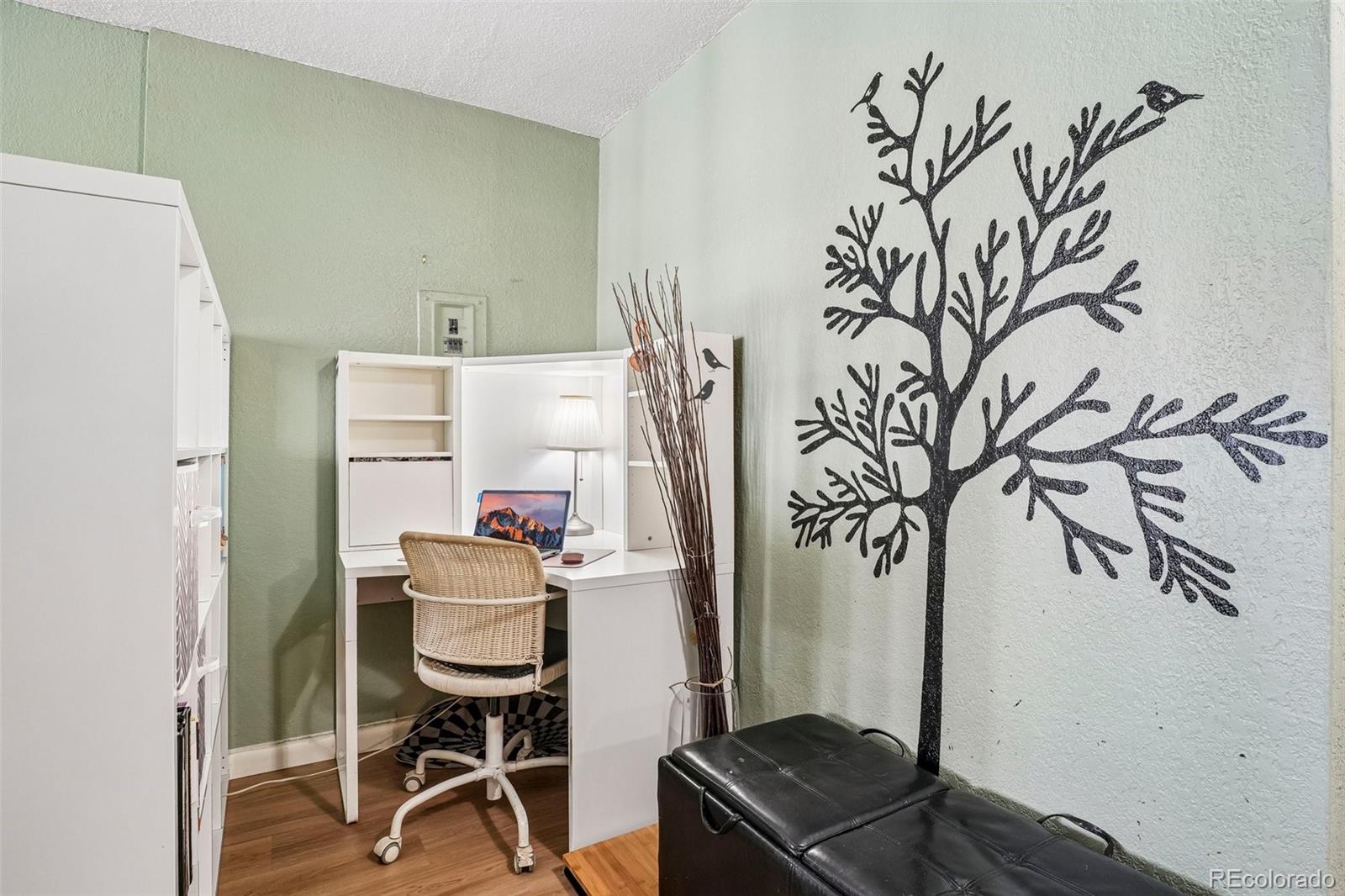 MLS Image #24 for 909 n logan street,denver, Colorado