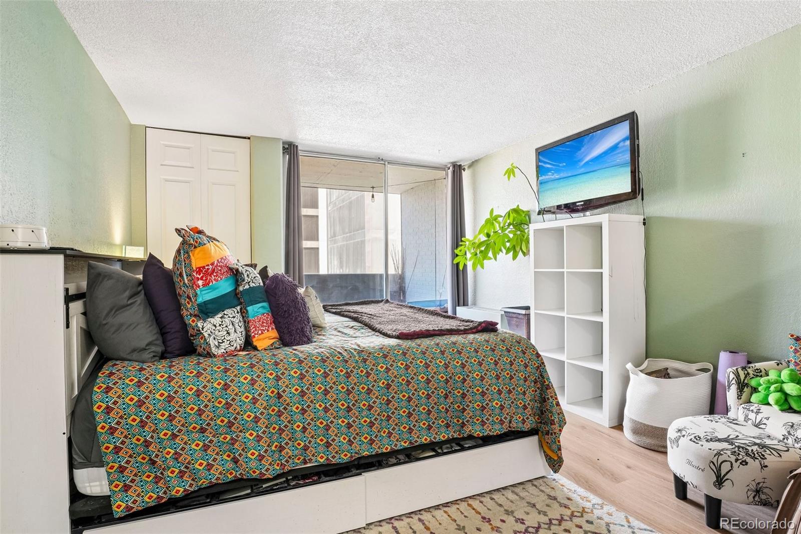 MLS Image #25 for 909 n logan street,denver, Colorado