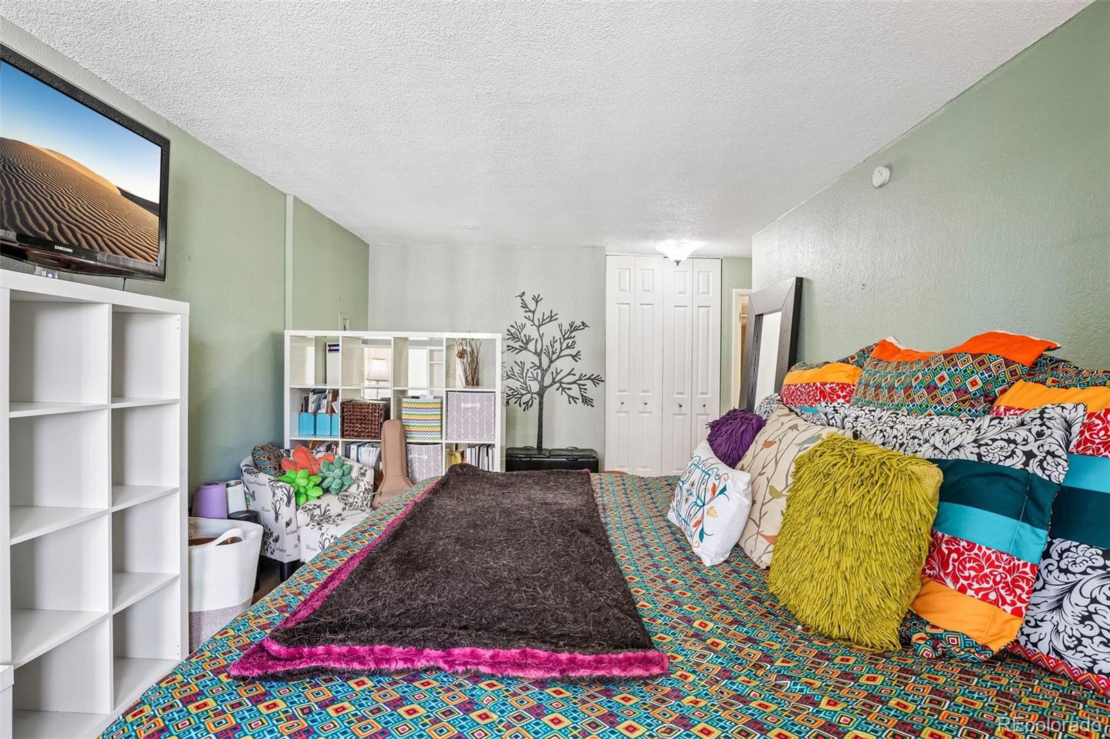 MLS Image #28 for 909 n logan street,denver, Colorado